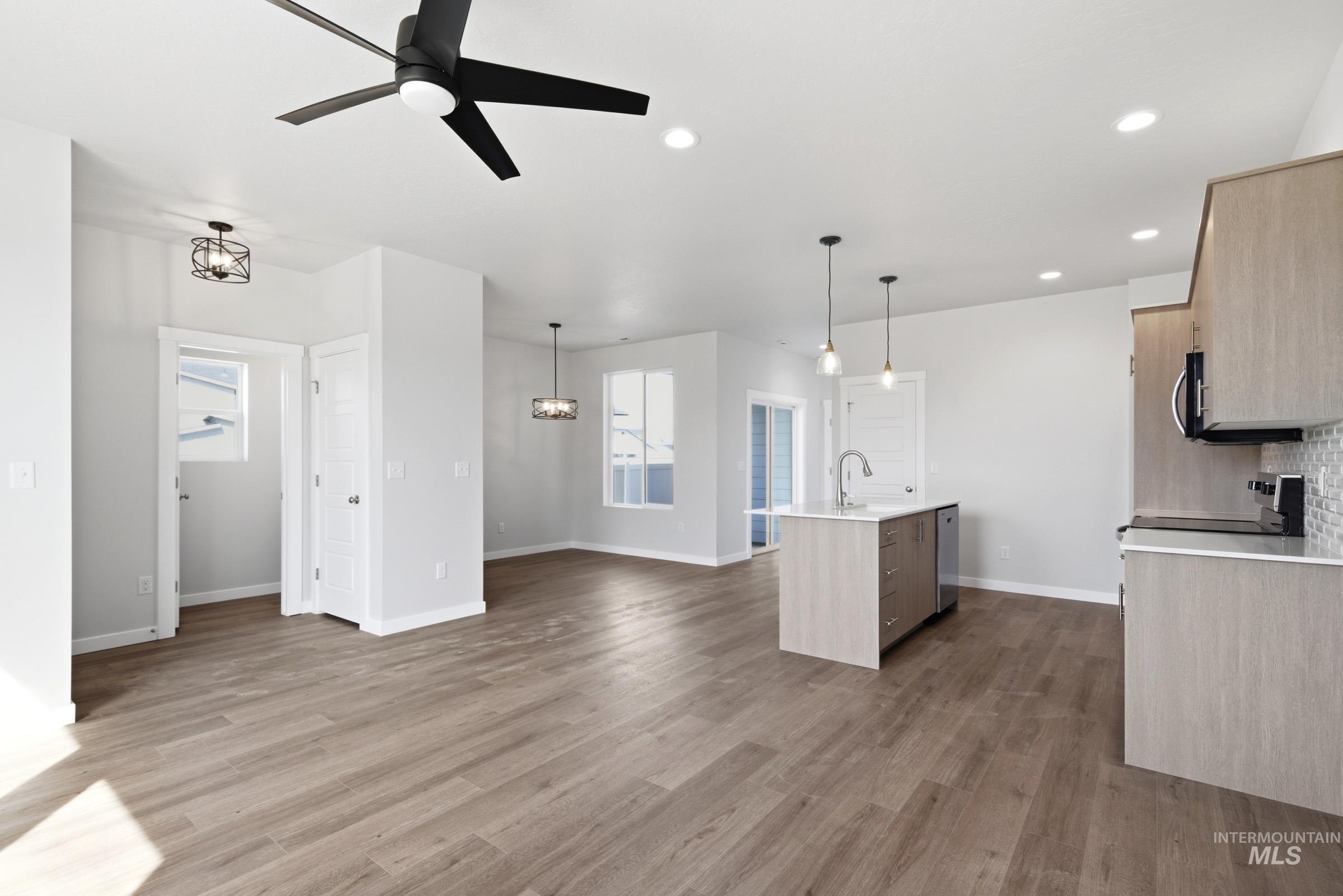4340 N Camp Creek Ave, Meridian, Idaho 83646, 3 Bedrooms, 2.5 Bathrooms, Residential For Sale, Price $446,990, 98979905