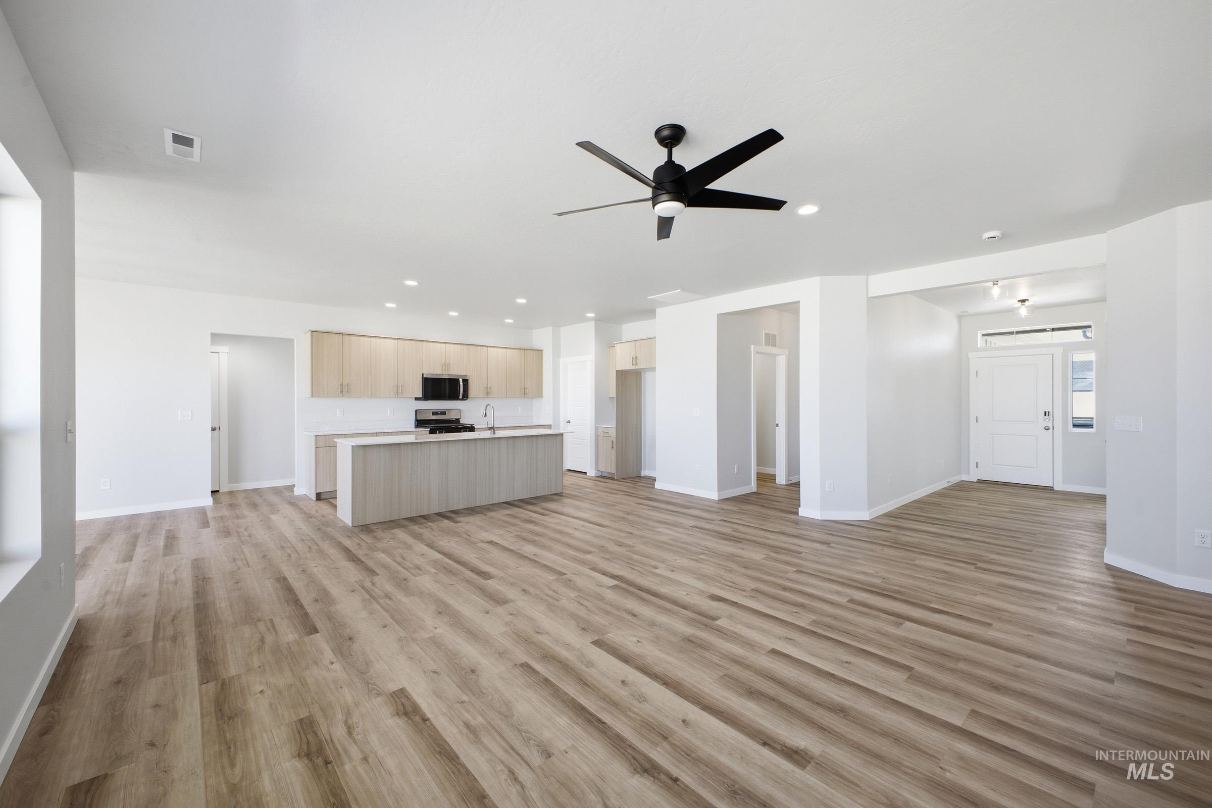 8262 E Cool River Lp, Nampa, Idaho 83687, 4 Bedrooms, 2 Bathrooms, Residential For Sale, Price $519,990, 98979906