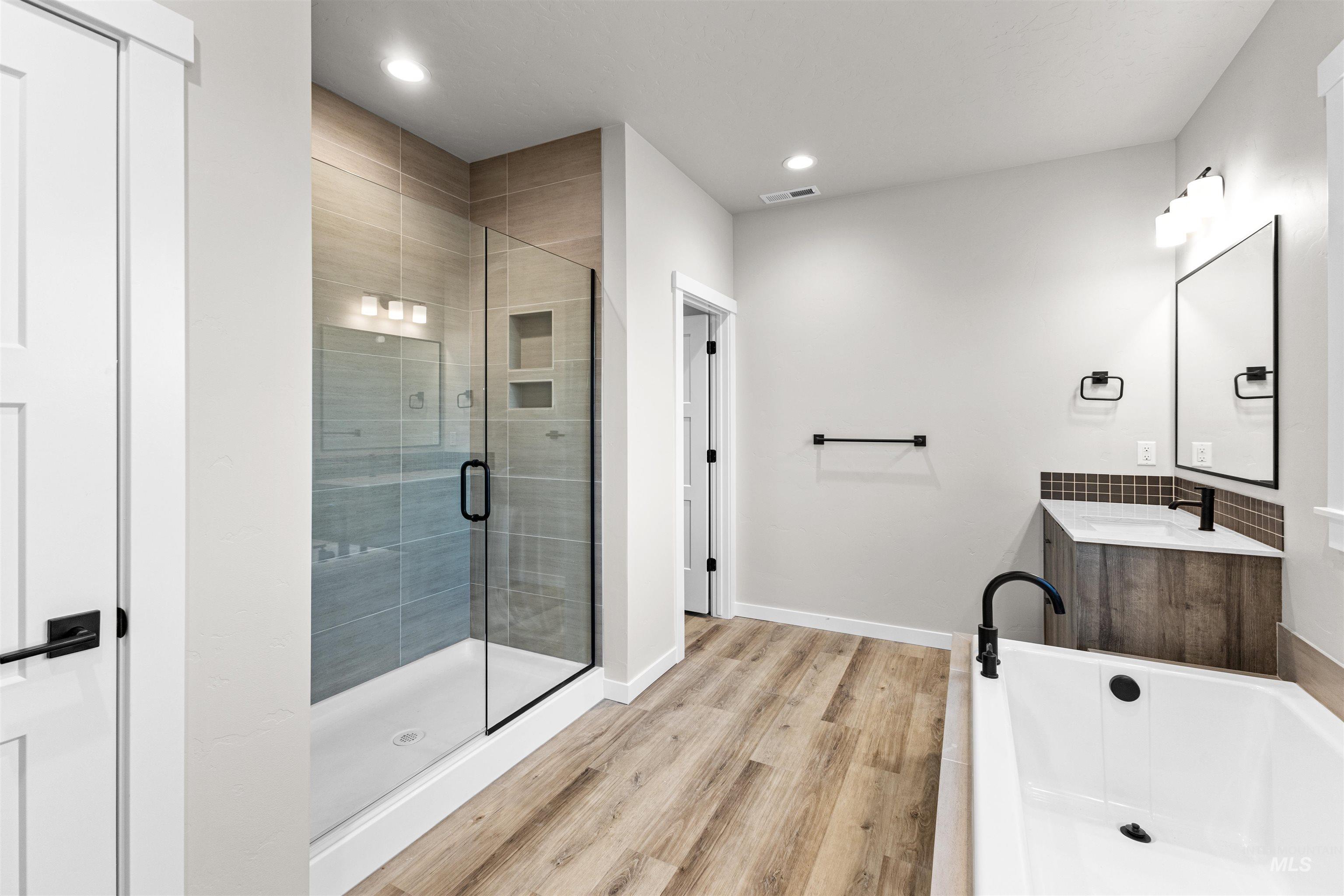 8191 E Cool River Lp, Nampa, Idaho 83687, 4 Bedrooms, 2.5 Bathrooms, Residential For Sale, Price $579,990, 98979907