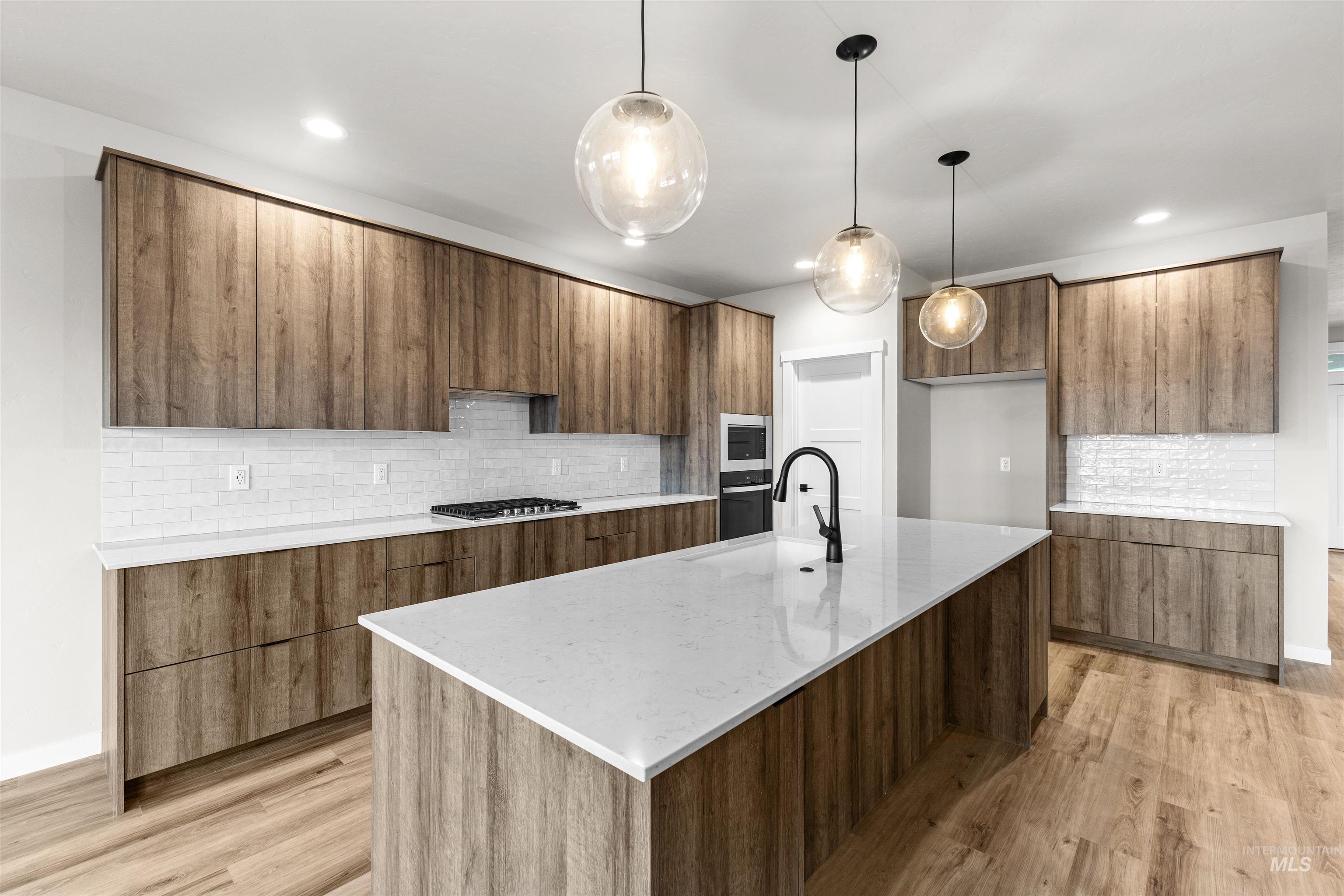 8191 E Cool River Lp, Nampa, Idaho 83687, 4 Bedrooms, 2.5 Bathrooms, Residential For Sale, Price $579,990, 98979907