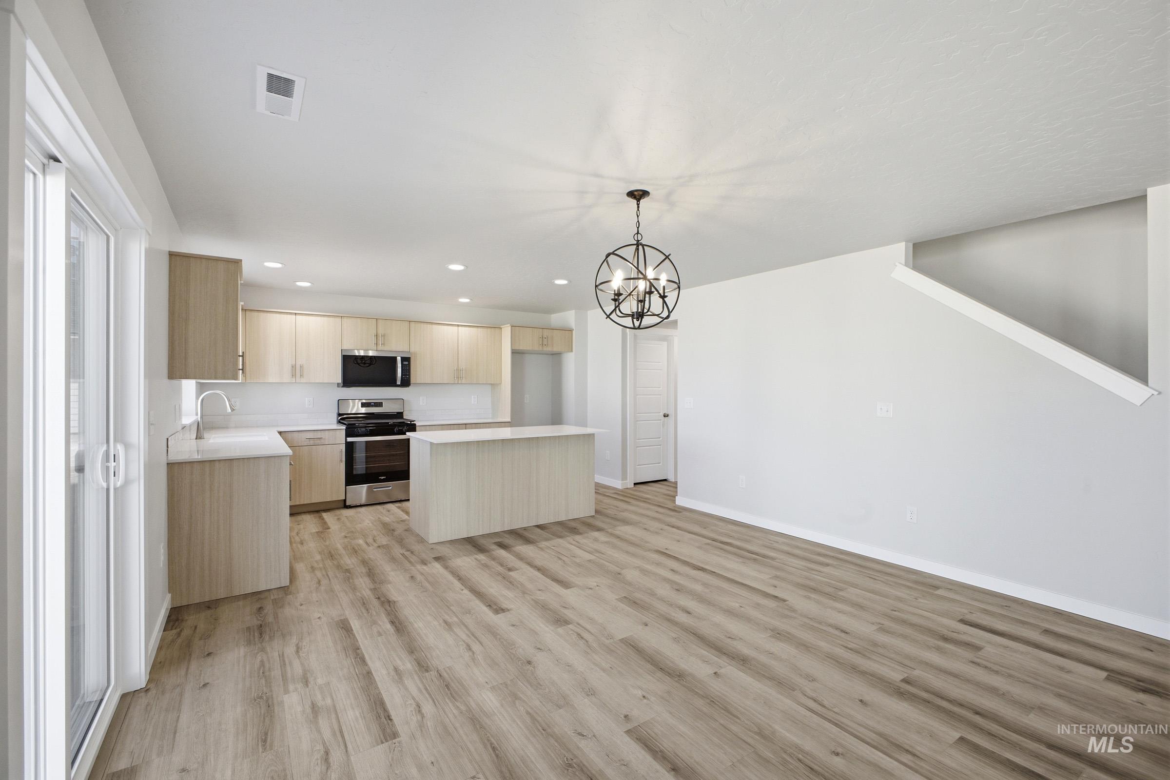 8179 E Cool River Lp, Nampa, Idaho 83687, 5 Bedrooms, 3 Bathrooms, Residential For Sale, Price $539,990, 98979908