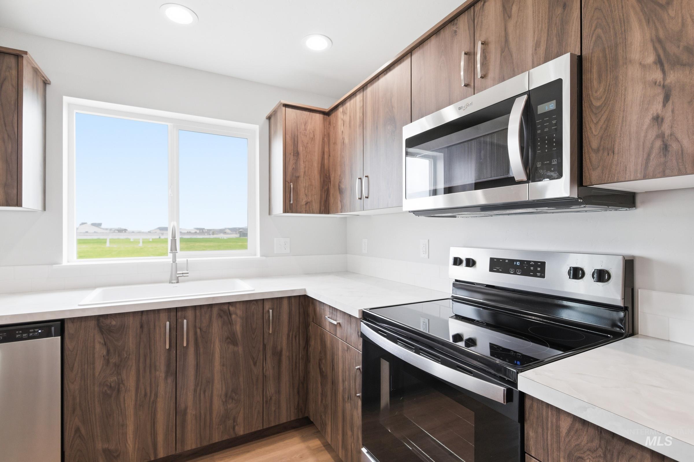 1070 Woods Bog Ave, Middleton, Idaho 83644, 5 Bedrooms, 3 Bathrooms, Residential For Sale, Price $549,990, 98979910