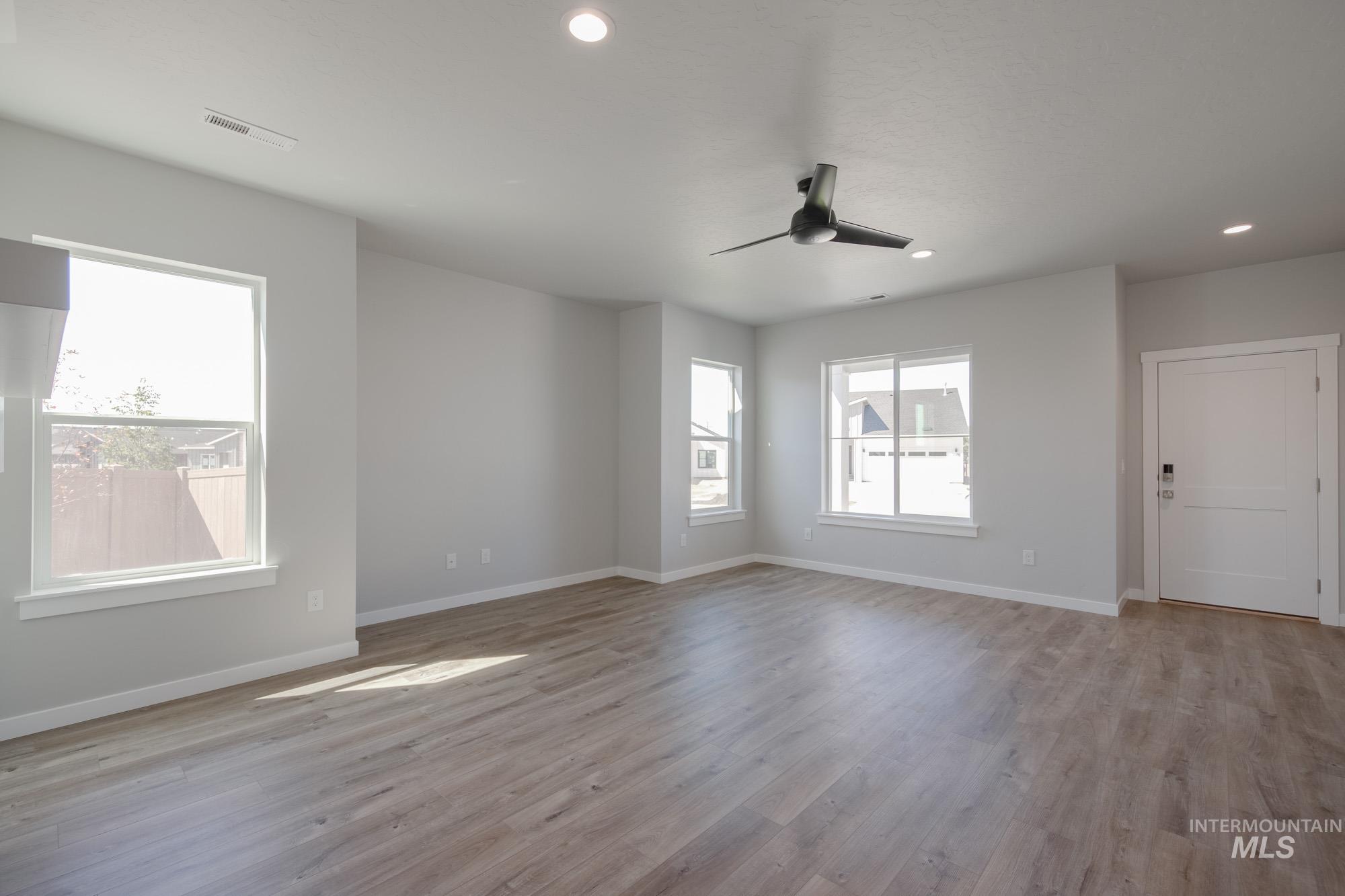 17677 N Boone Peak Ave, Nampa, Idaho 83687, 5 Bedrooms, 2.5 Bathrooms, Residential For Sale, Price $559,990,MLS 98979911