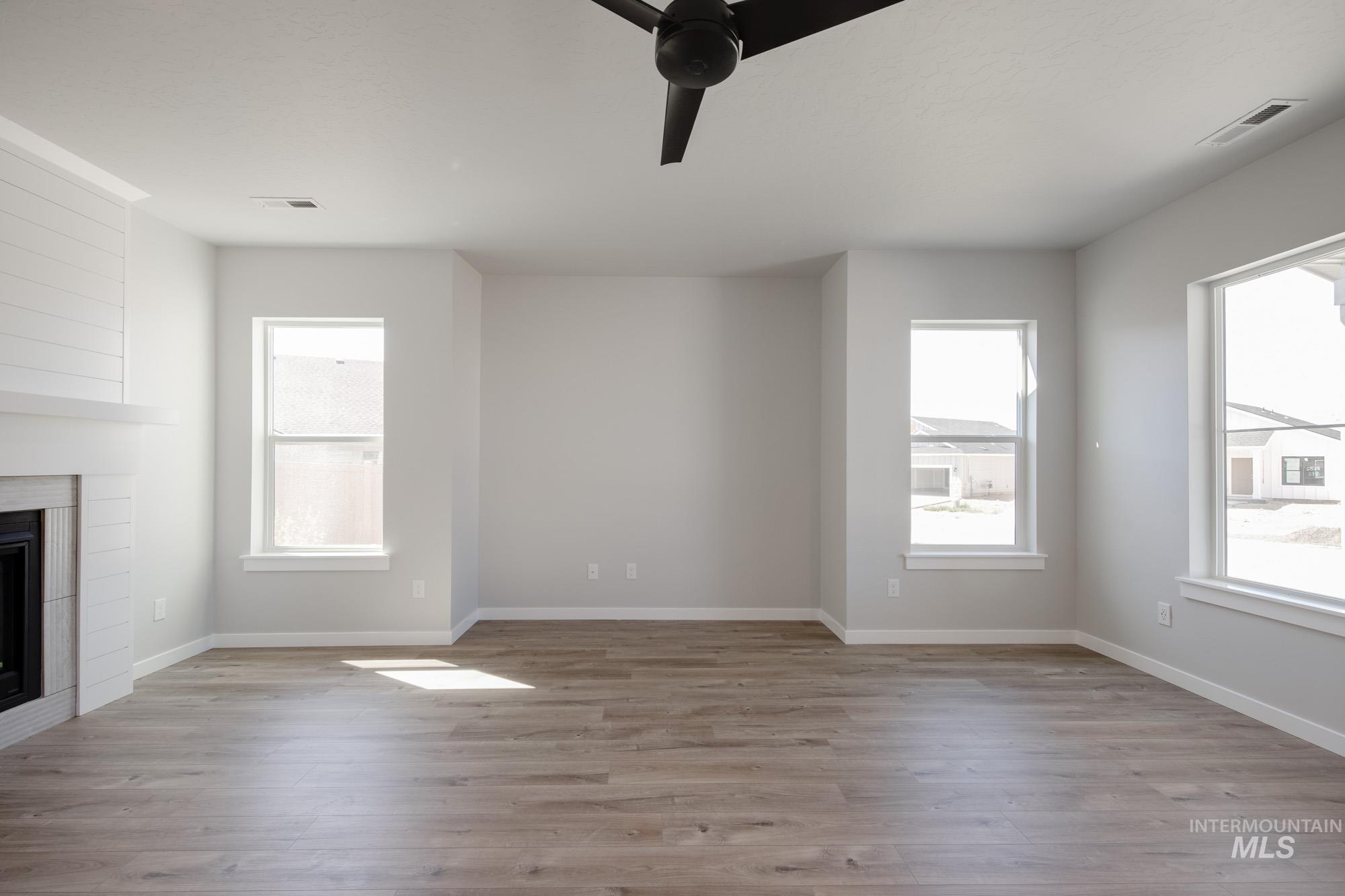 17677 N Boone Peak Ave, Nampa, Idaho 83687, 5 Bedrooms, 2.5 Bathrooms, Residential For Sale, Price $559,990,MLS 98979911