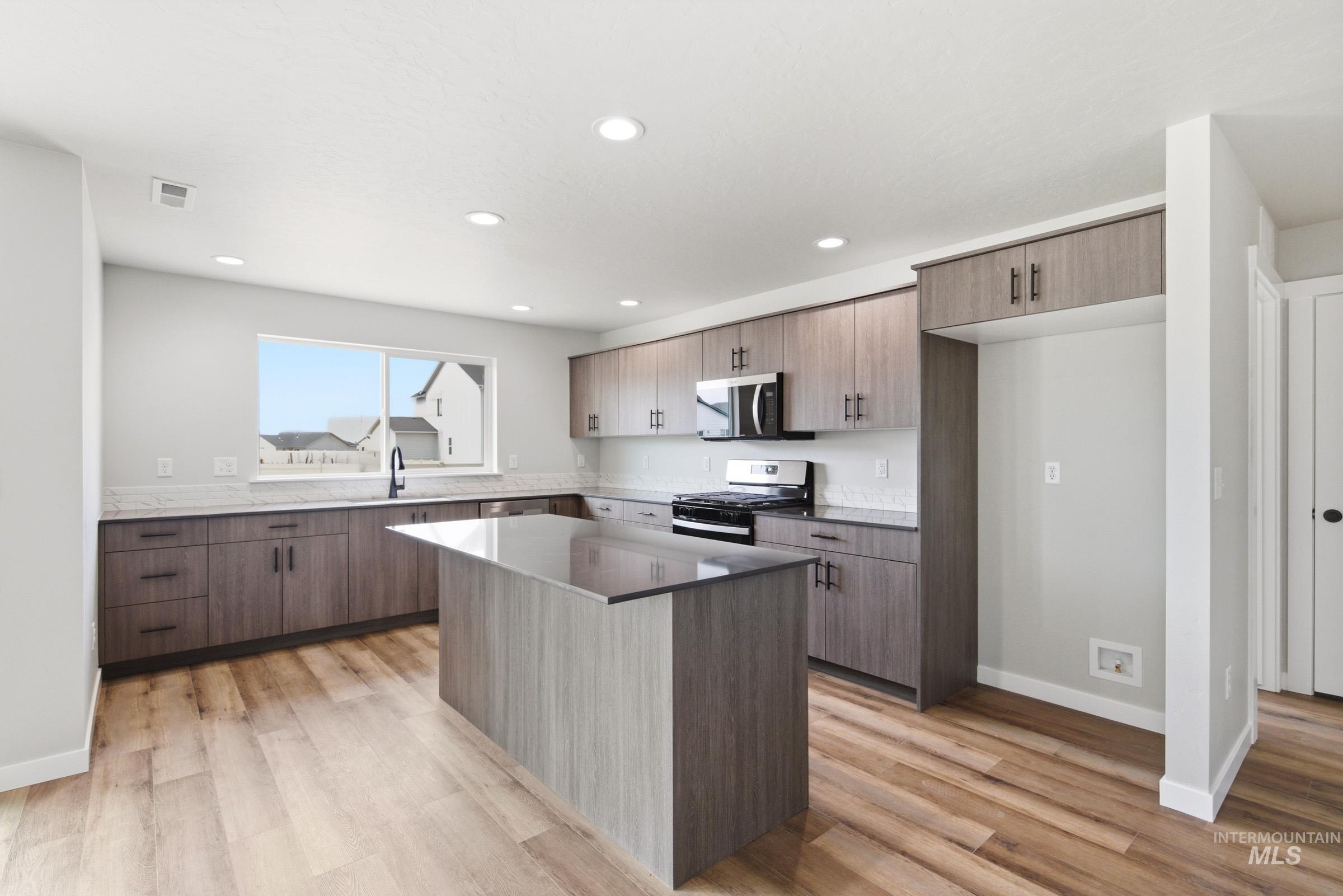 17677 N Boone Peak Ave, Nampa, Idaho 83687, 5 Bedrooms, 2.5 Bathrooms, Residential For Sale, Price $559,990, 98979911