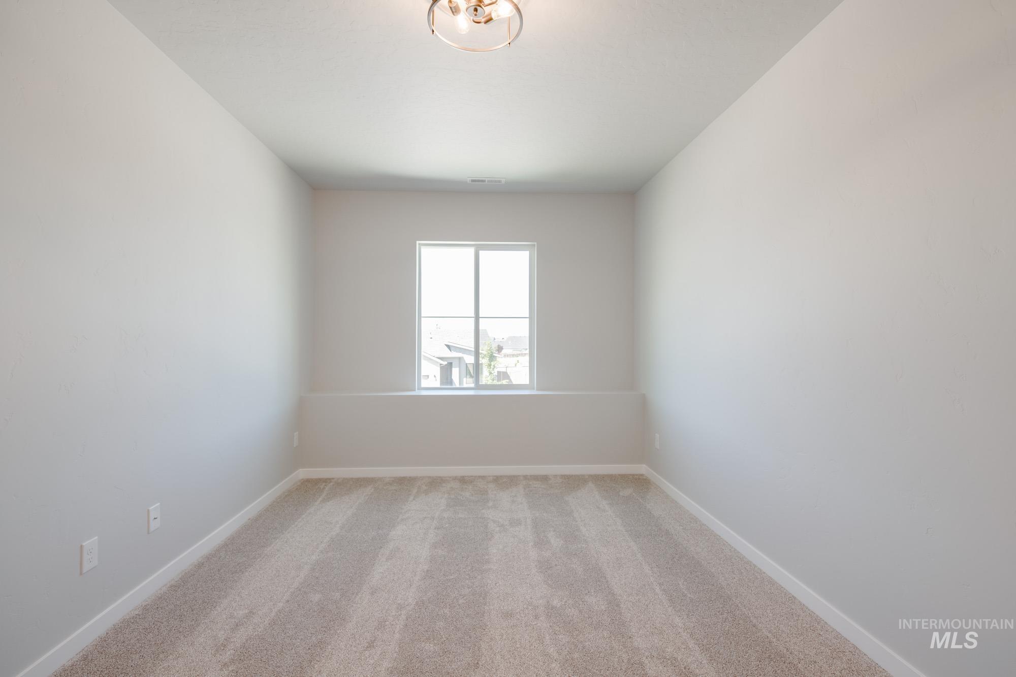 17677 N Boone Peak Ave, Nampa, Idaho 83687, 5 Bedrooms, 2.5 Bathrooms, Residential For Sale, Price $559,990,MLS 98979911