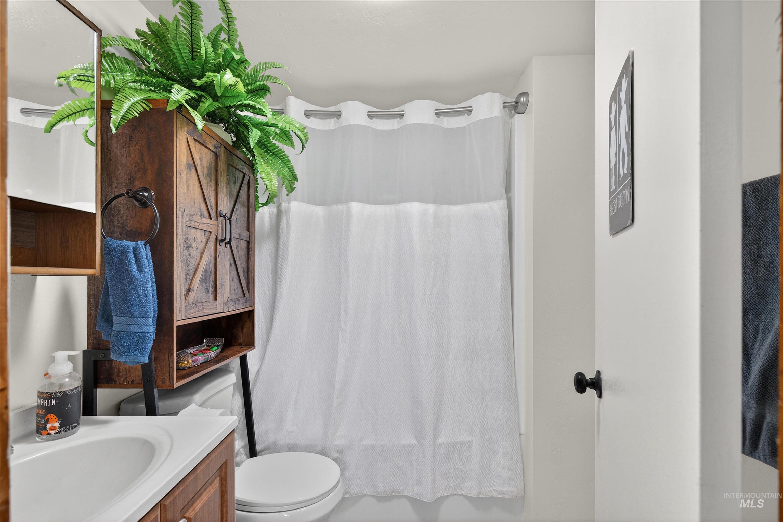 1080 Mason Butte Rd, Kendrick, Idaho 83537, 3 Bedrooms, 2 Bathrooms, Residential For Sale, Price $700,000, 98979916