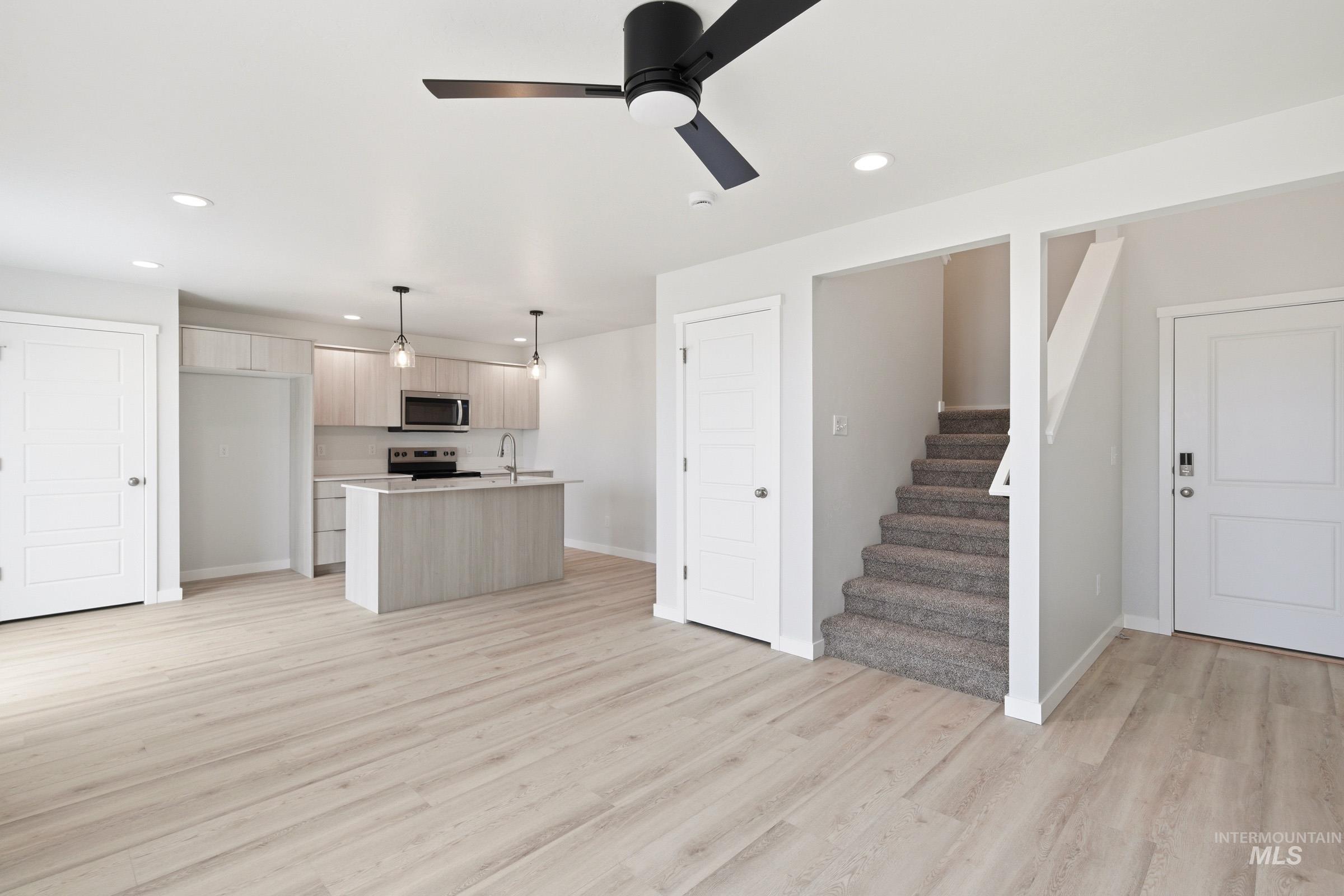 10776 Rutland St, Caldwell, Idaho 83605, 3 Bedrooms, 2.5 Bathrooms, Residential For Sale, Price $379,990, 98979917