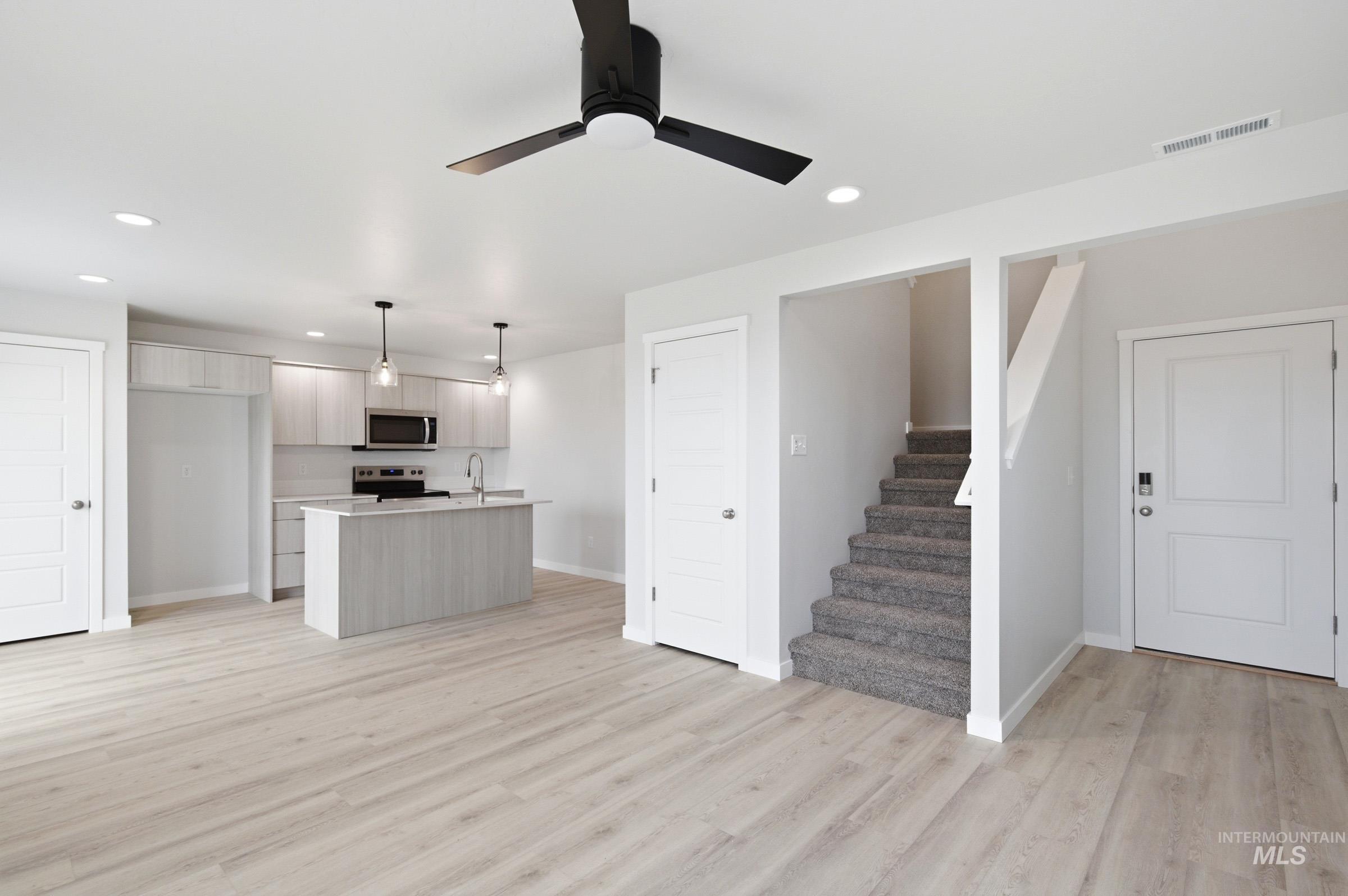 10788 Rutland St, Caldwell, Idaho 83605, 3 Bedrooms, 2.5 Bathrooms, Residential For Sale, Price $380,990, 98979919