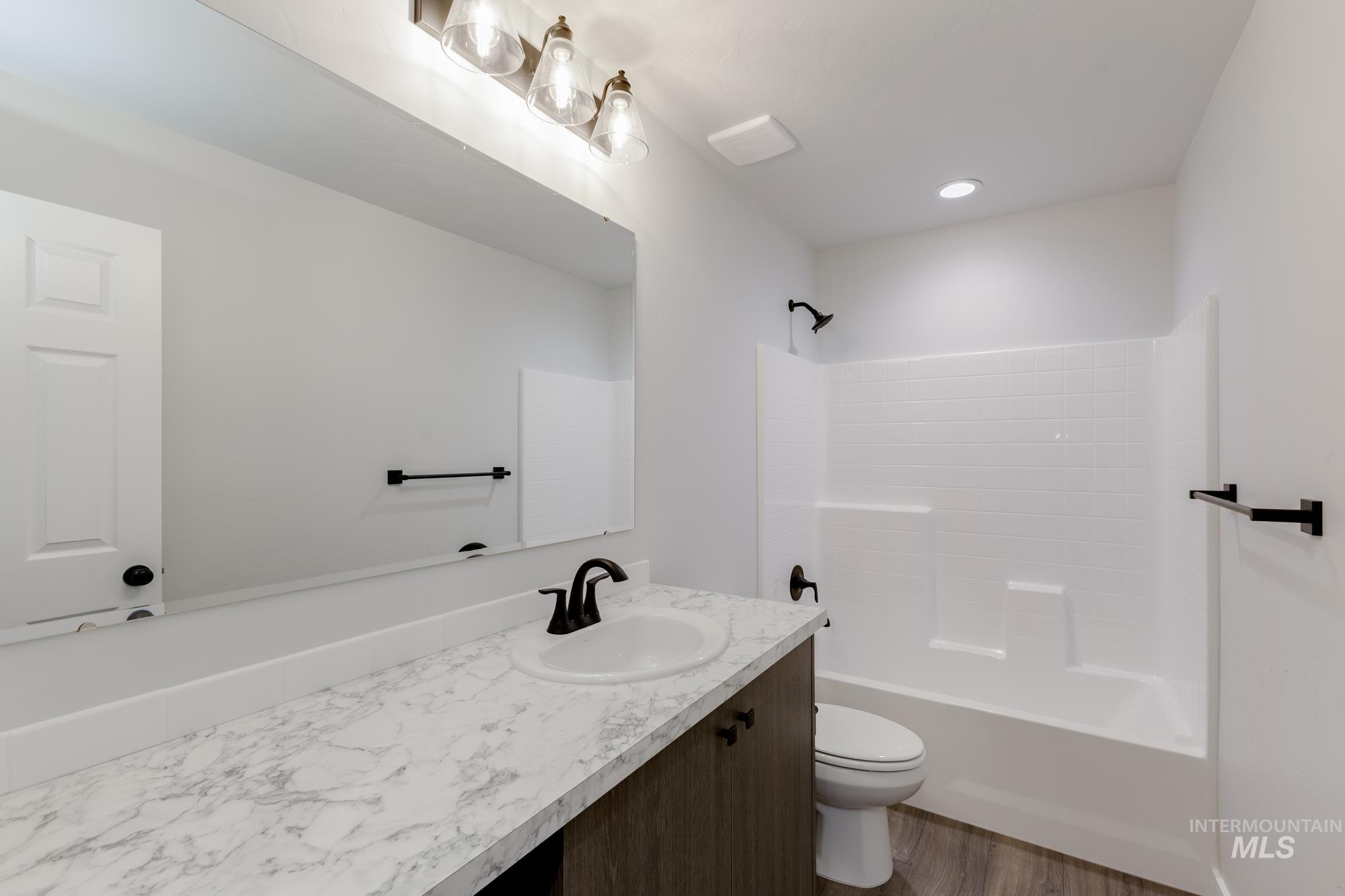 3027 W Animas Creek Dr, Kuna, Idaho 83634, 3 Bedrooms, 2 Bathrooms, Residential For Sale, Price $404,990, 98979922