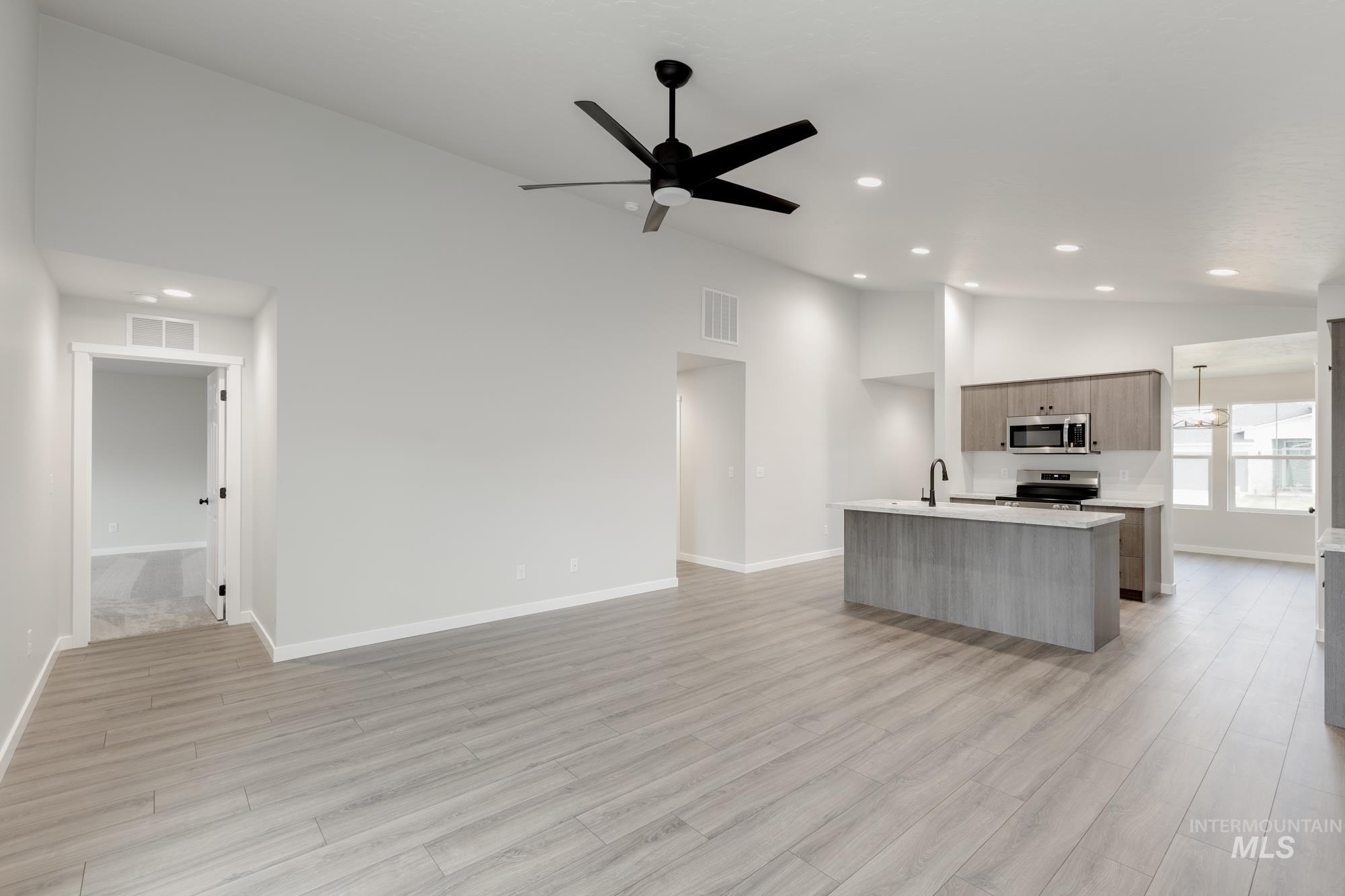 3027 W Animas Creek Dr, Kuna, Idaho 83634, 3 Bedrooms, 2 Bathrooms, Residential For Sale, Price $404,990, 98979922