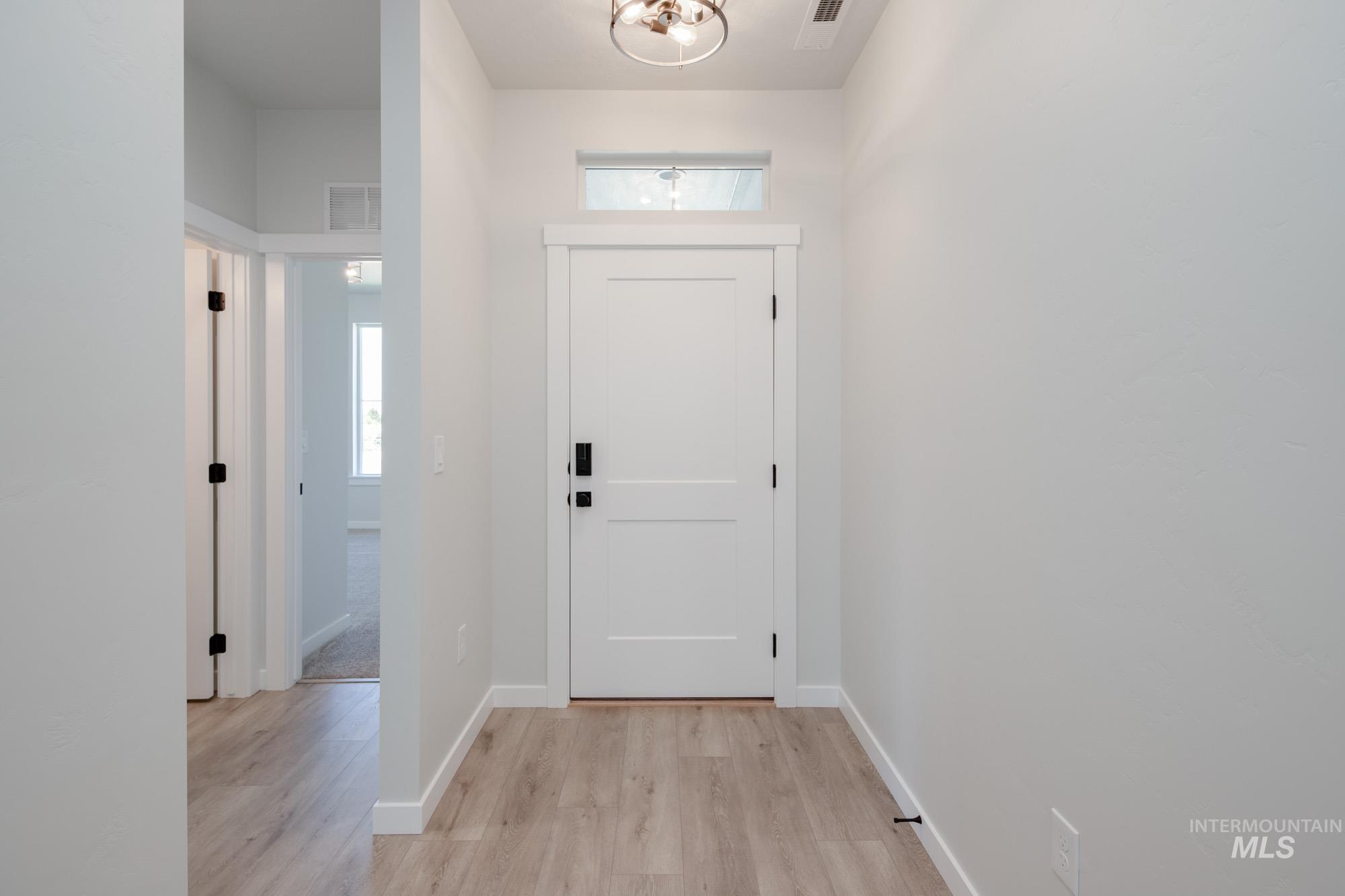 2231 S Border Way, Meridian, Idaho 83642, 4 Bedrooms, 2 Bathrooms, Residential For Sale, Price $519,990,MLS 98979925