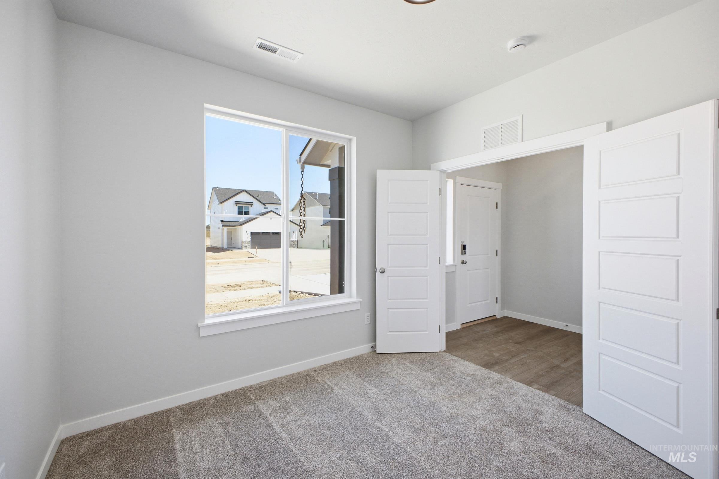 2135 S Border Way, Meridian, Idaho 83642, 5 Bedrooms, 2.5 Bathrooms, Residential For Sale, Price $619,990, 98979926