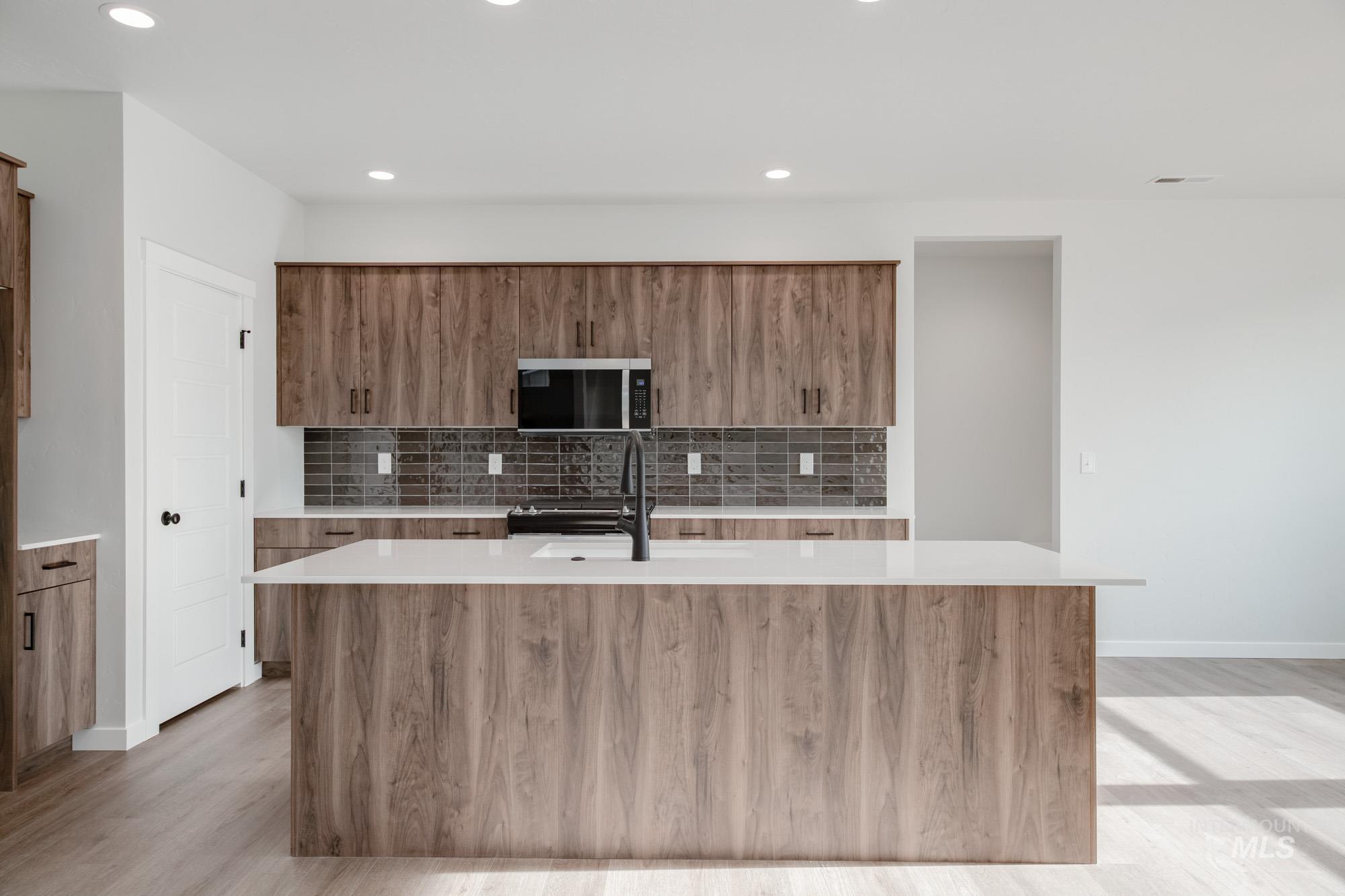 2135 S Border Way, Meridian, Idaho 83642, 5 Bedrooms, 2.5 Bathrooms, Residential For Sale, Price $619,990, 98979926