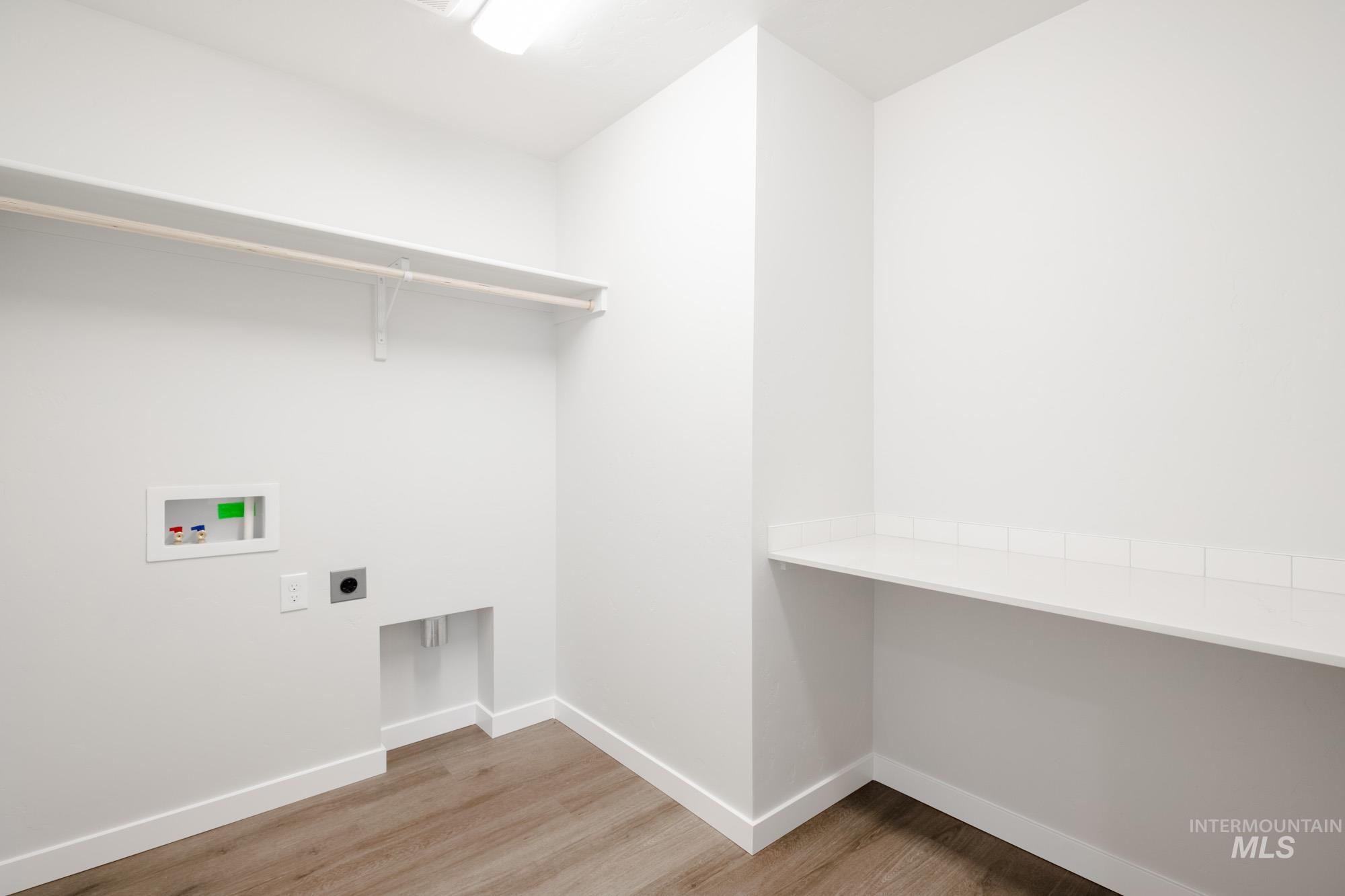 2135 S Border Way, Meridian, Idaho 83642, 5 Bedrooms, 2.5 Bathrooms, Residential For Sale, Price $619,990, 98979926