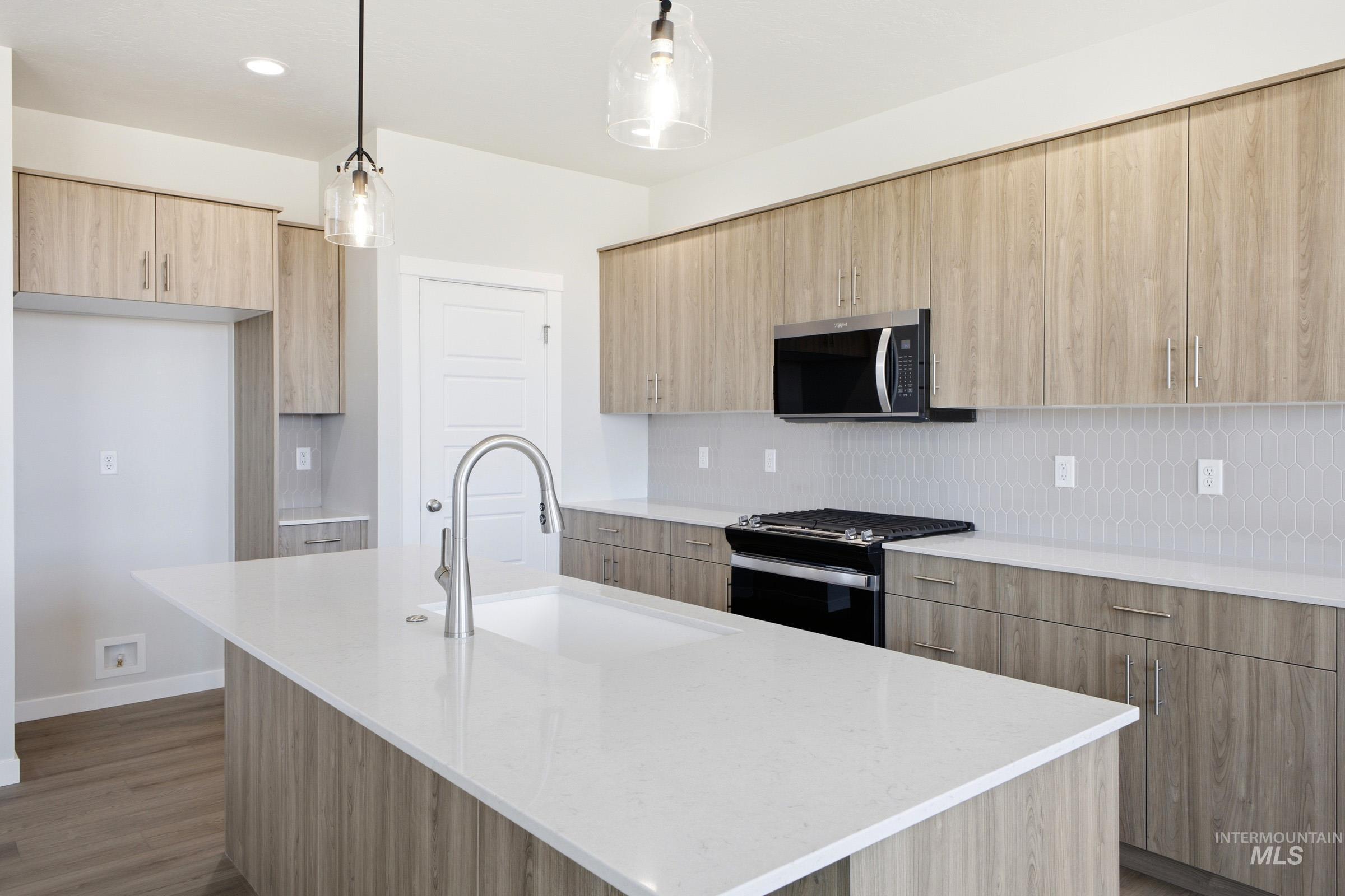 2135 S Border Way, Meridian, Idaho 83642, 5 Bedrooms, 2.5 Bathrooms, Residential For Sale, Price $619,990, 98979926