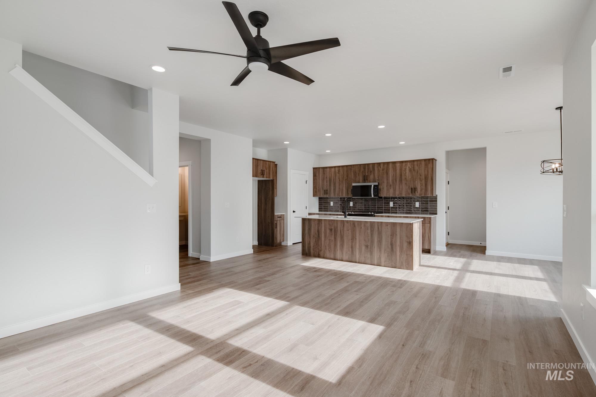 2135 S Border Way, Meridian, Idaho 83642, 5 Bedrooms, 2.5 Bathrooms, Residential For Sale, Price $619,990, 98979926