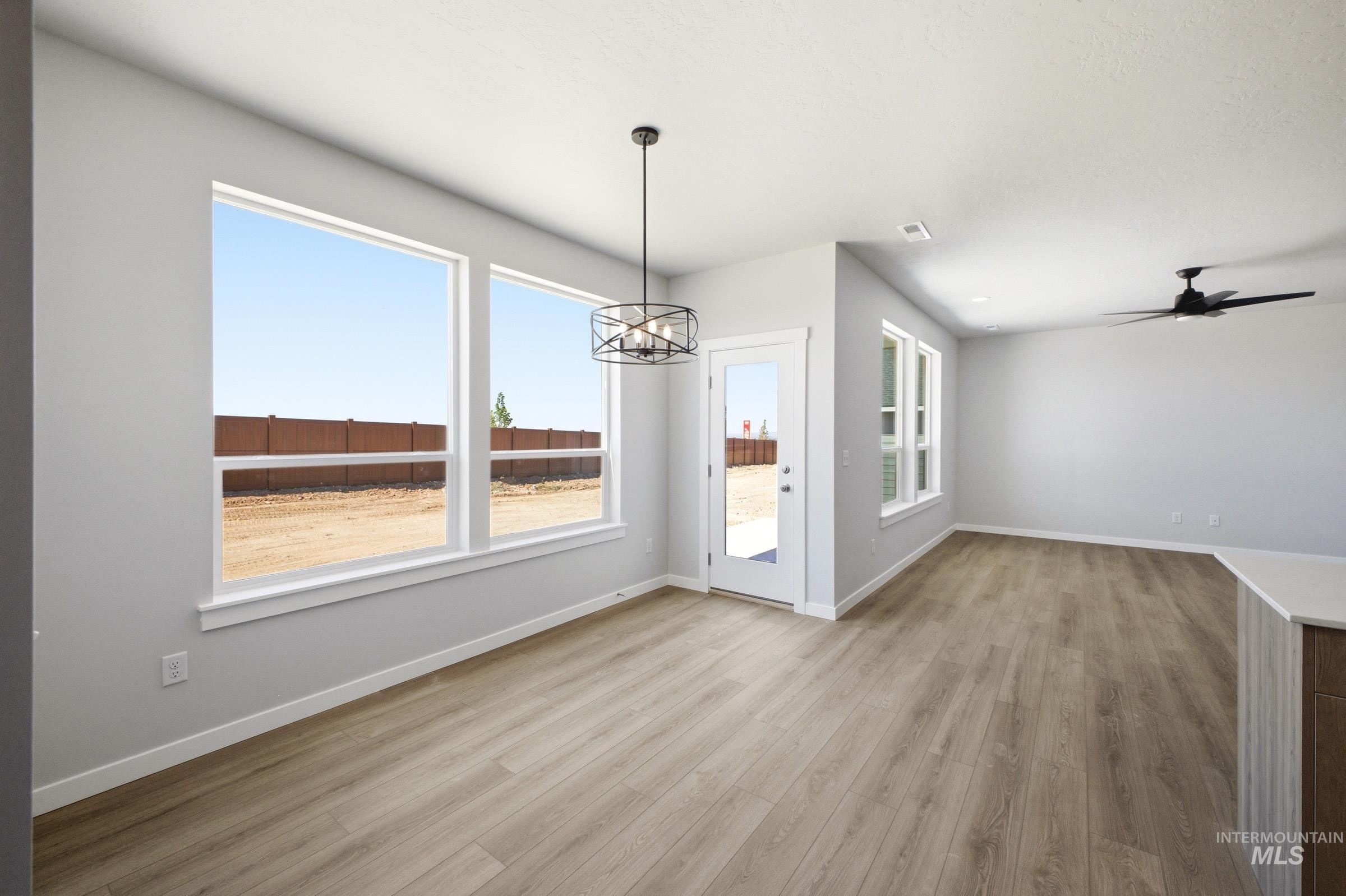 2135 S Border Way, Meridian, Idaho 83642, 5 Bedrooms, 2.5 Bathrooms, Residential For Sale, Price $619,990, 98979926