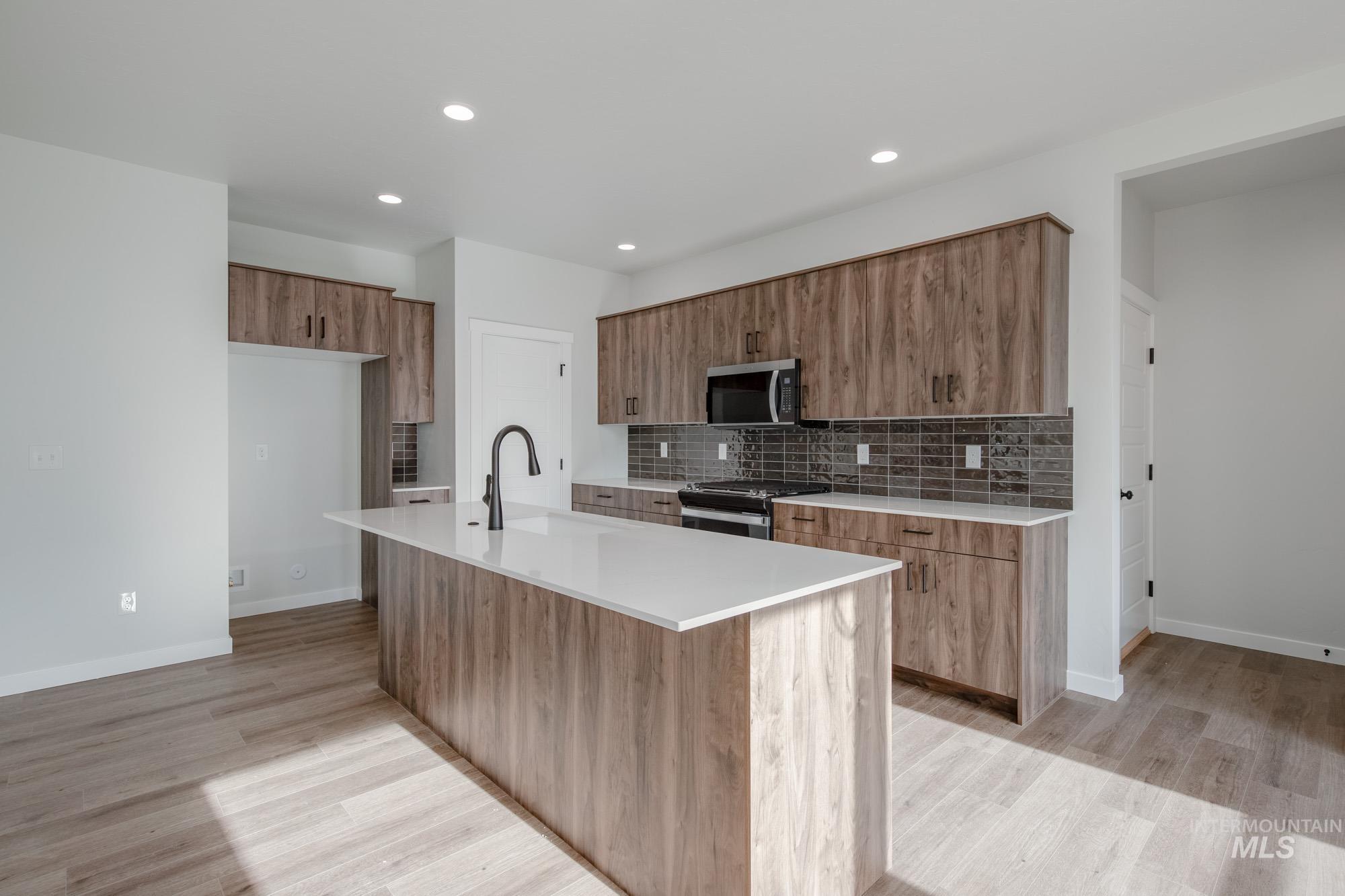 2135 S Border Way, Meridian, Idaho 83642, 5 Bedrooms, 2.5 Bathrooms, Residential For Sale, Price $619,990, 98979926