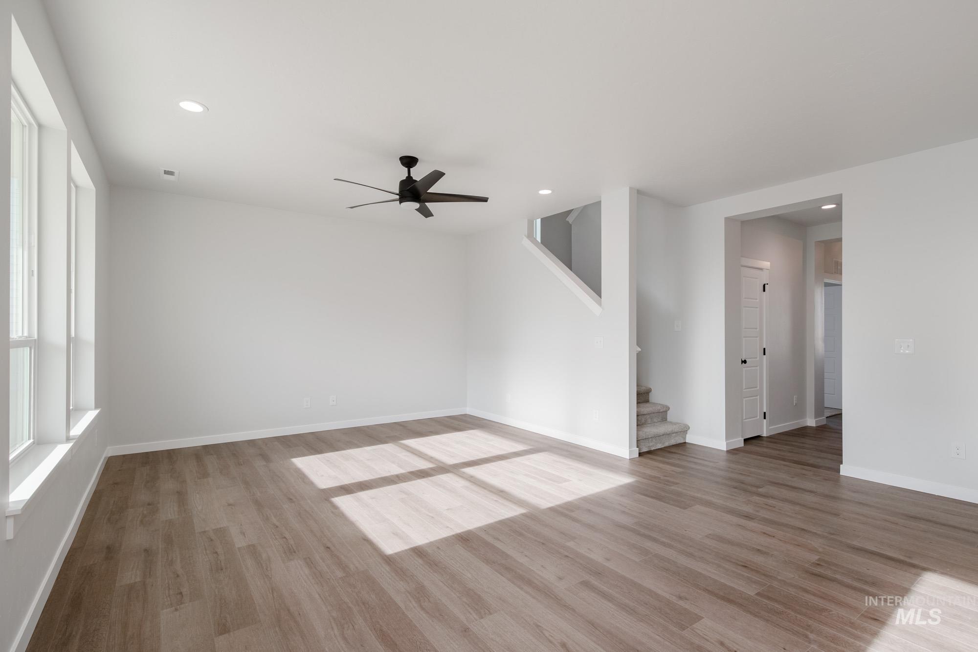 2135 S Border Way, Meridian, Idaho 83642, 5 Bedrooms, 2.5 Bathrooms, Residential For Sale, Price $619,990, 98979926