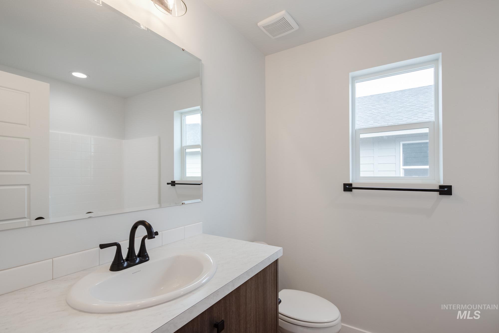 2192 S Border Way, Meridian, Idaho 83642, 3 Bedrooms, 2.5 Bathrooms, Residential For Sale, Price $469,990,MLS 98979927