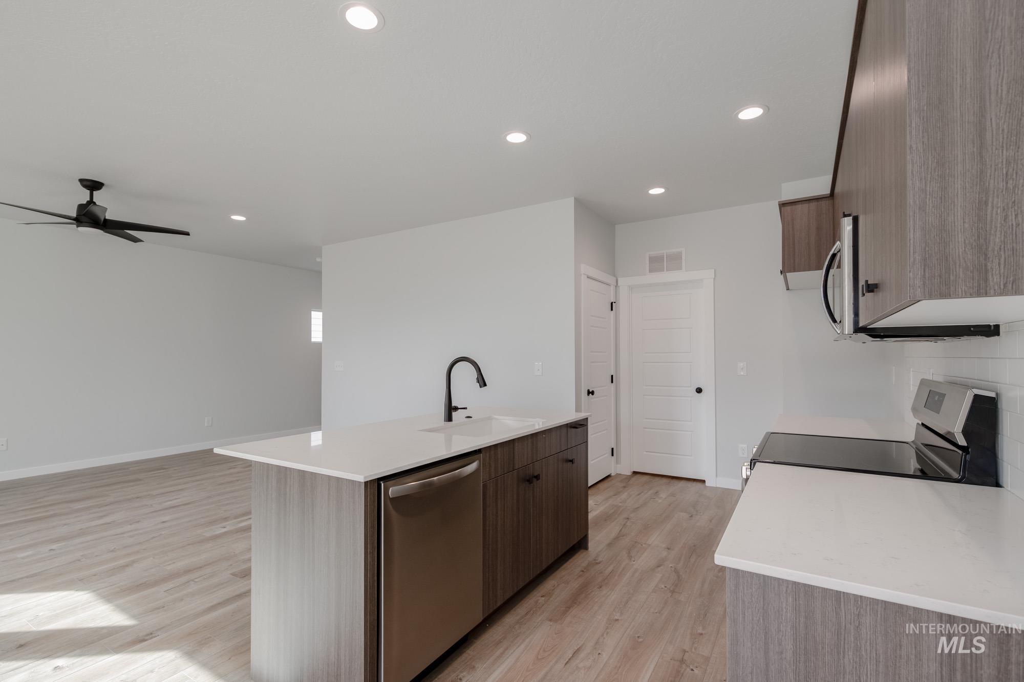 2192 S Border Way, Meridian, Idaho 83642, 3 Bedrooms, 2.5 Bathrooms, Residential For Sale, Price $469,990,MLS 98979927