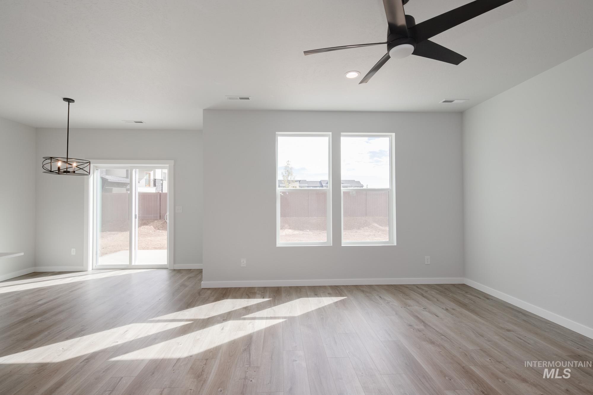 2192 S Border Way, Meridian, Idaho 83642, 3 Bedrooms, 2.5 Bathrooms, Residential For Sale, Price $469,990,MLS 98979927