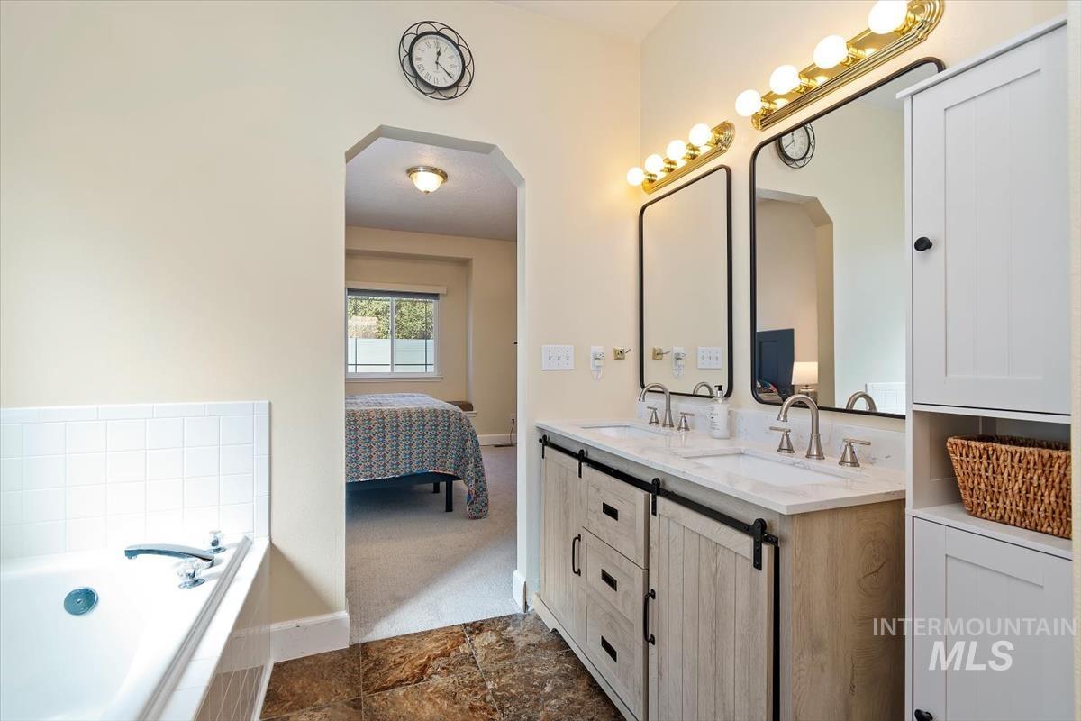 3815 Tayten Drive, Nampa, Idaho 83686, 3 Bedrooms, 2.5 Bathrooms, Residential For Sale, Price $520,000,MLS 98979929