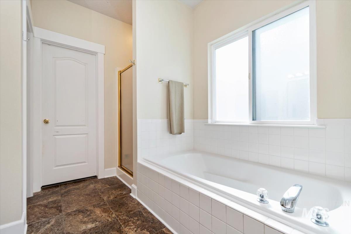 3815 Tayten Drive, Nampa, Idaho 83686, 3 Bedrooms, 2.5 Bathrooms, Residential For Sale, Price $520,000,MLS 98979929