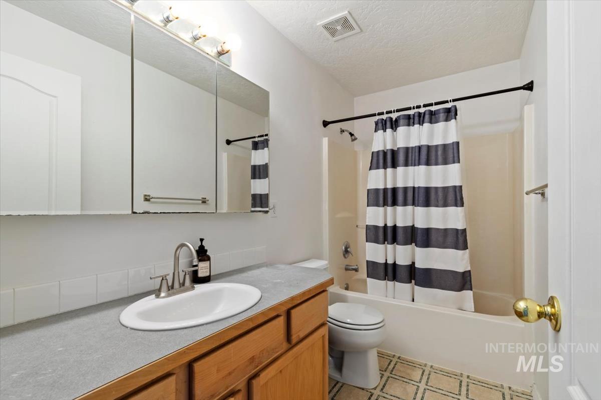 3815 Tayten Drive, Nampa, Idaho 83686, 3 Bedrooms, 2.5 Bathrooms, Residential For Sale, Price $520,000,MLS 98979929