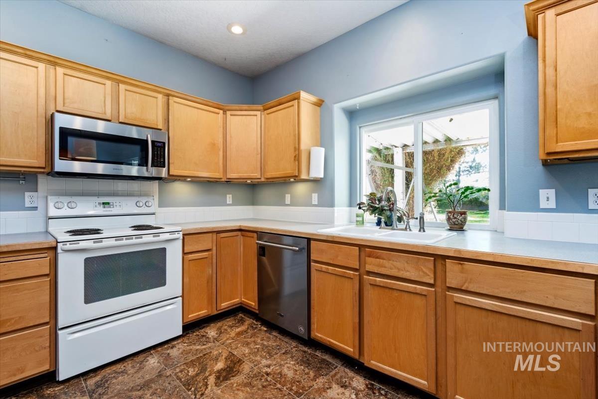 3815 Tayten Drive, Nampa, Idaho 83686, 3 Bedrooms, 2.5 Bathrooms, Residential For Sale, Price $520,000,MLS 98979929