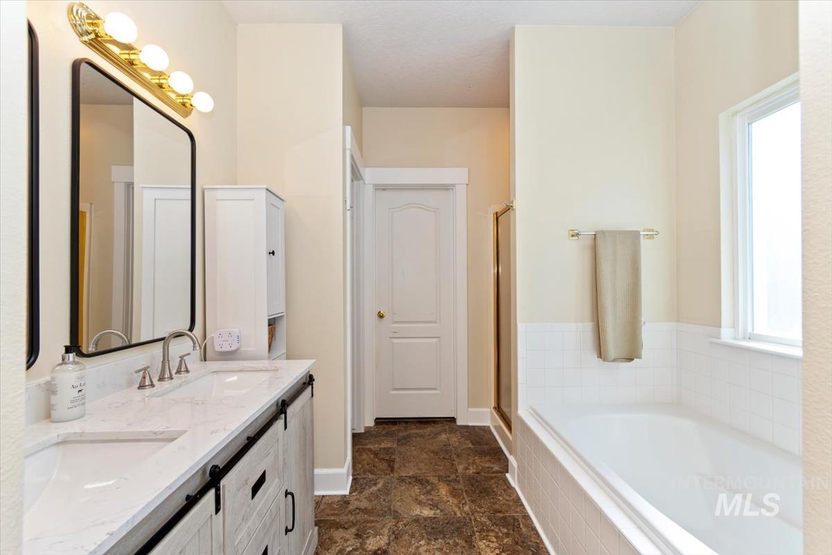 3815 Tayten Drive, Nampa, Idaho 83686, 3 Bedrooms, 2.5 Bathrooms, Residential For Sale, Price $520,000,MLS 98979929