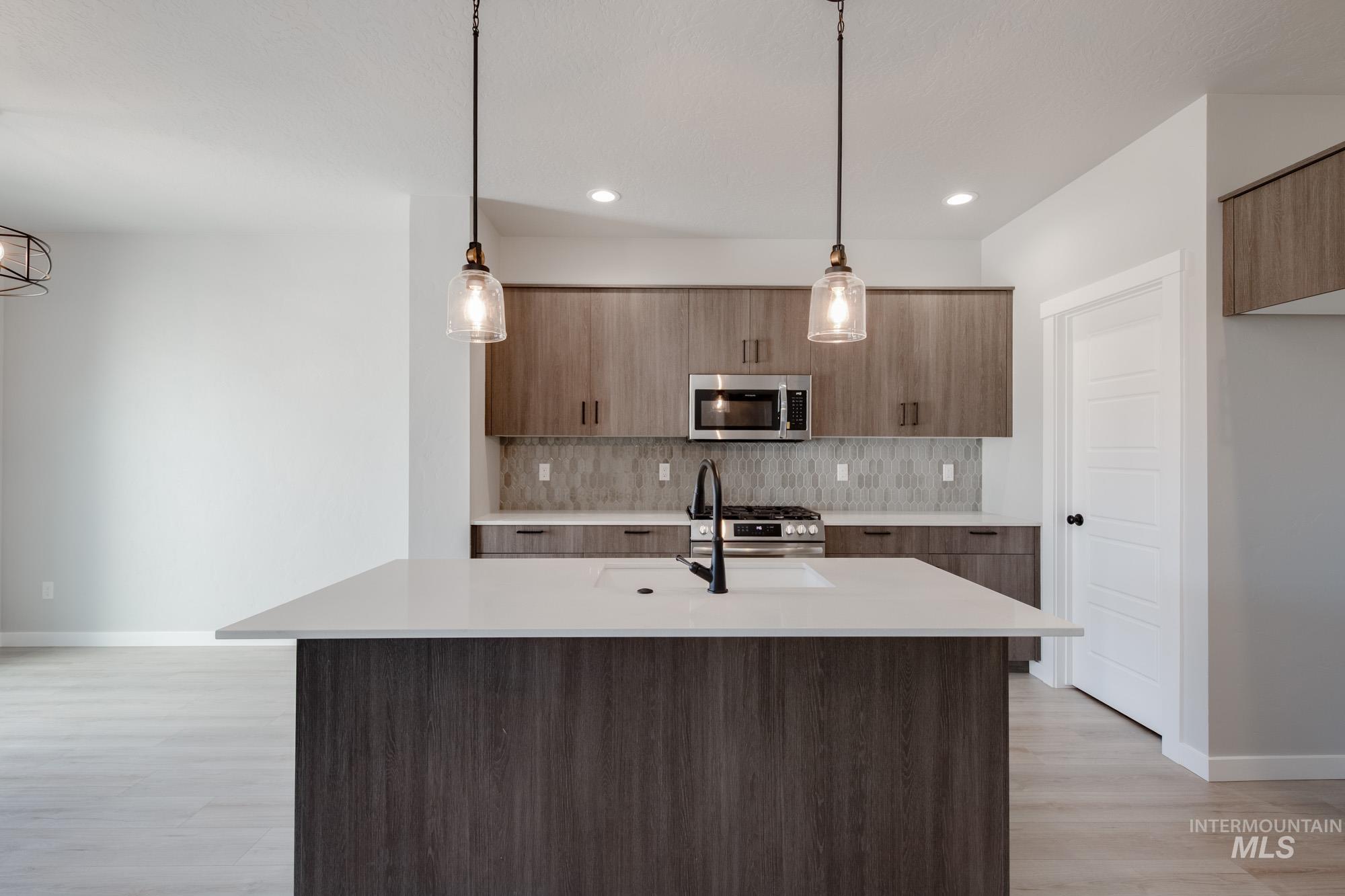 2058 S Border Way, Meridian, Idaho 83642, 4 Bedrooms, 2.5 Bathrooms, Residential For Sale, Price $559,990, 98979931