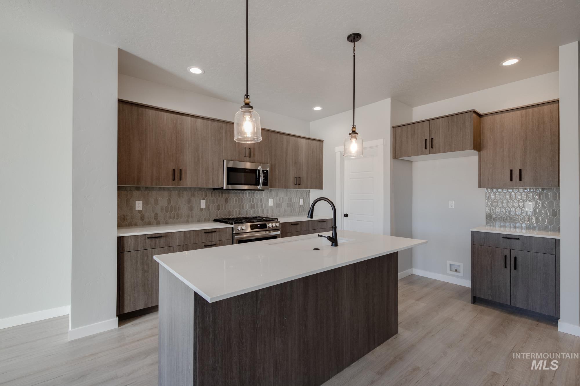 2058 S Border Way, Meridian, Idaho 83642, 4 Bedrooms, 2.5 Bathrooms, Residential For Sale, Price $559,990, 98979931