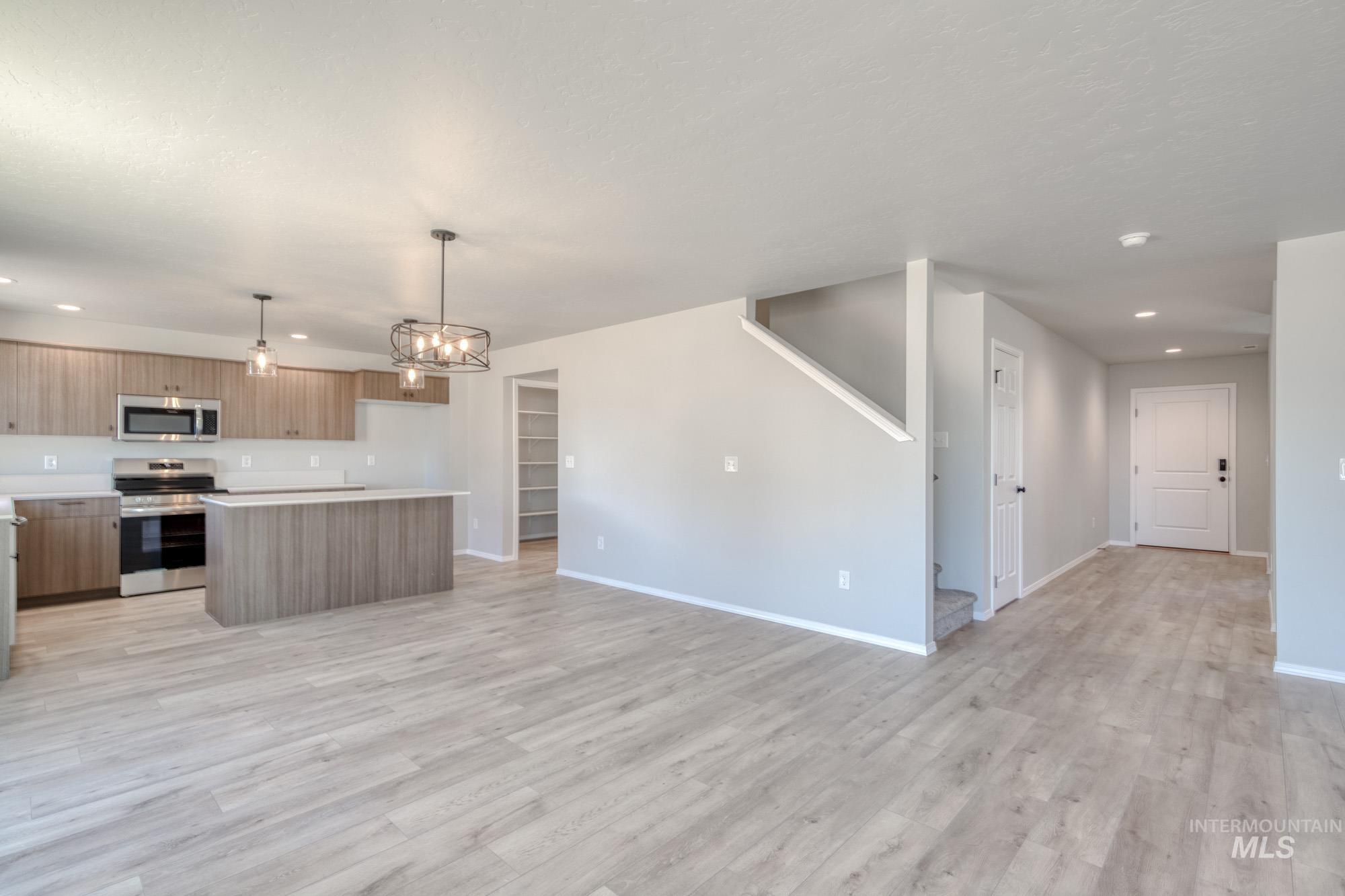 1144 W Cub River Dr, Meridian, Idaho 83642, 5 Bedrooms, 3 Bathrooms, Residential For Sale, Price $594,990, 98979932