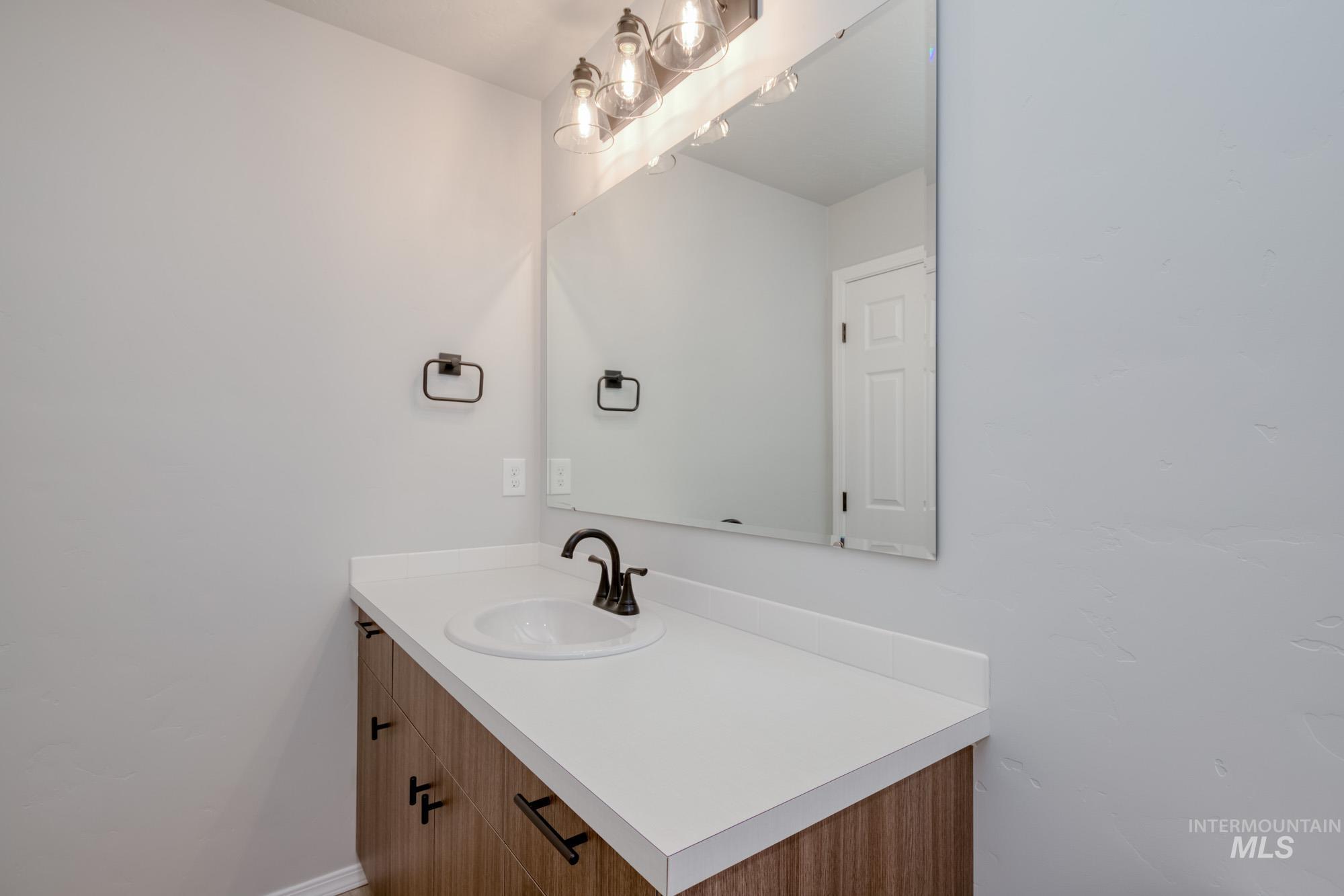 1144 W Cub River Dr, Meridian, Idaho 83642, 5 Bedrooms, 3 Bathrooms, Residential For Sale, Price $594,990, 98979932