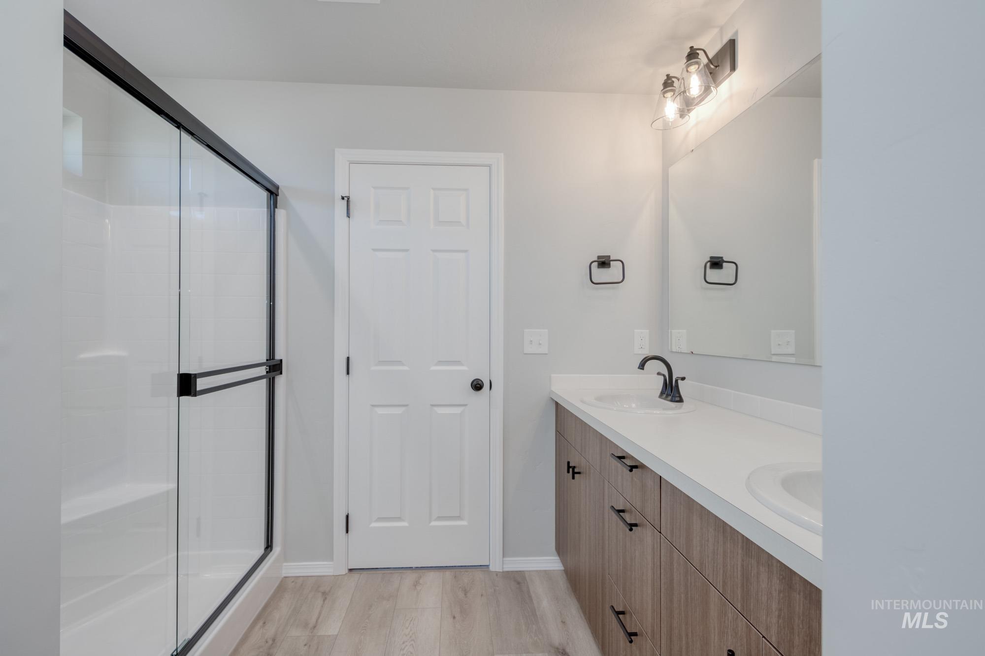 1144 W Cub River Dr, Meridian, Idaho 83642, 5 Bedrooms, 3 Bathrooms, Residential For Sale, Price $594,990, 98979932