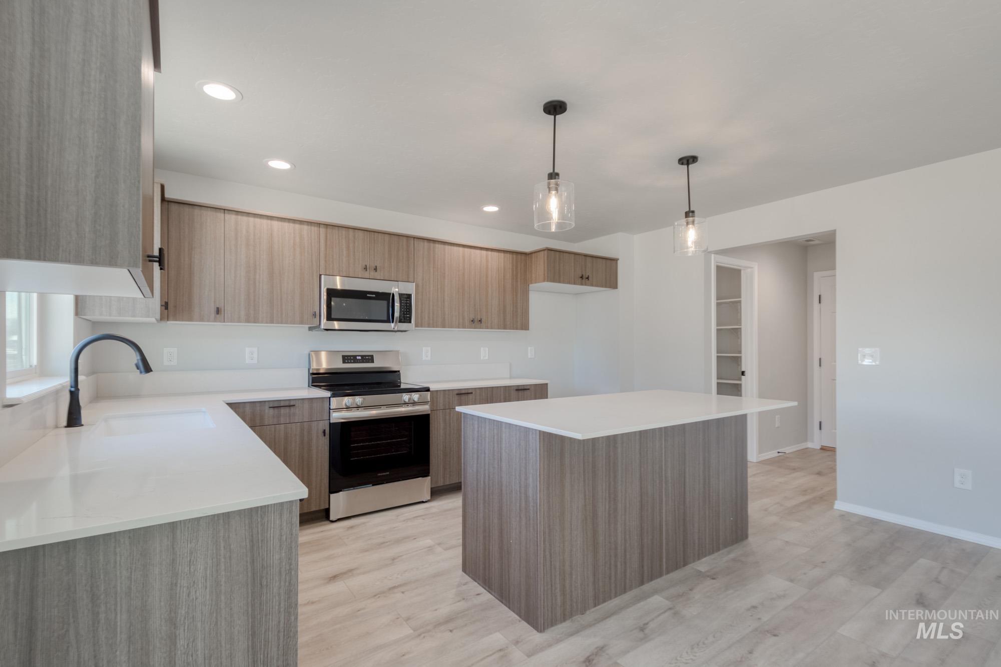 1144 W Cub River Dr, Meridian, Idaho 83642, 5 Bedrooms, 3 Bathrooms, Residential For Sale, Price $594,990, 98979932