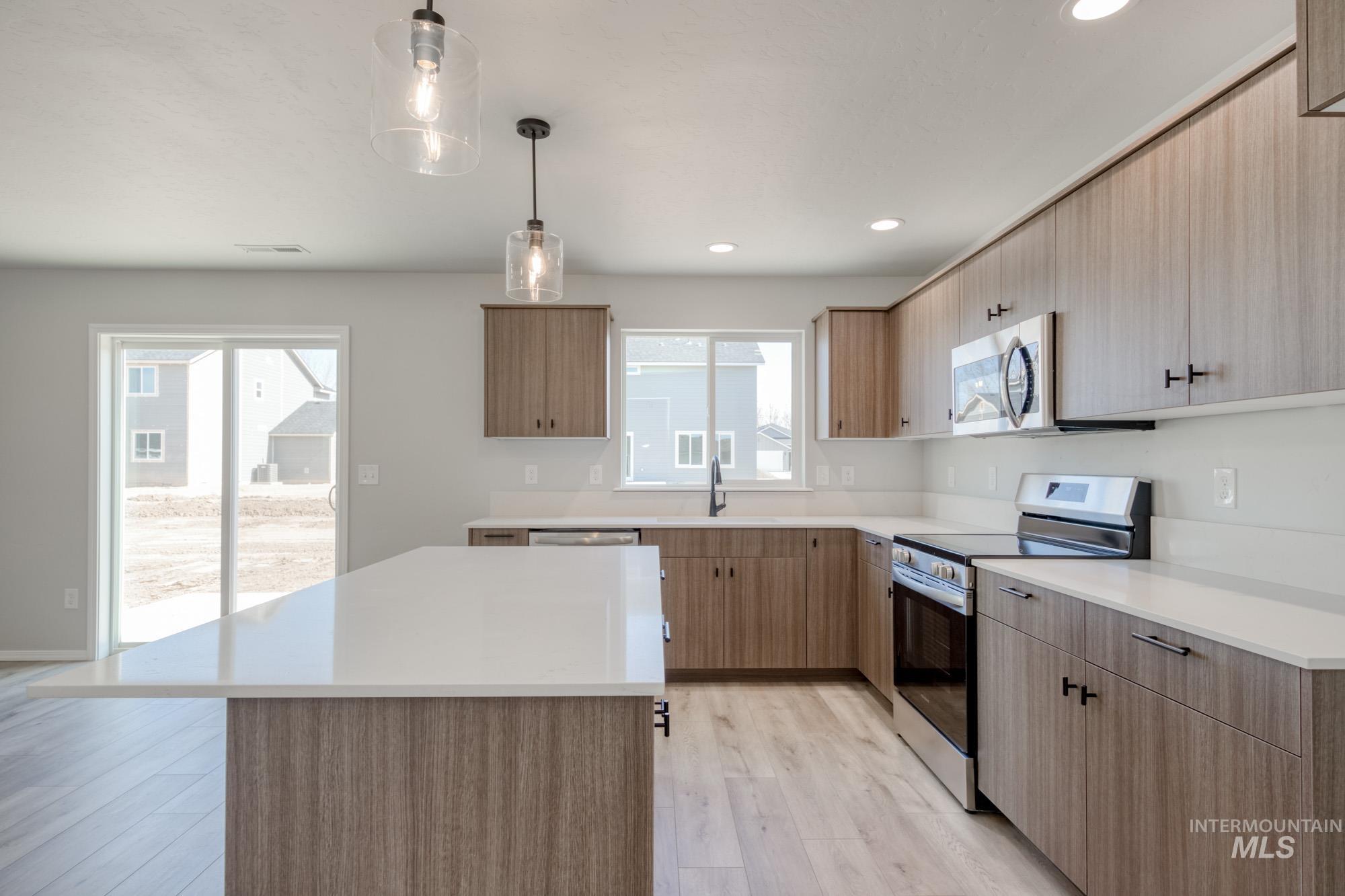 1144 W Cub River Dr, Meridian, Idaho 83642, 5 Bedrooms, 3 Bathrooms, Residential For Sale, Price $594,990, 98979932