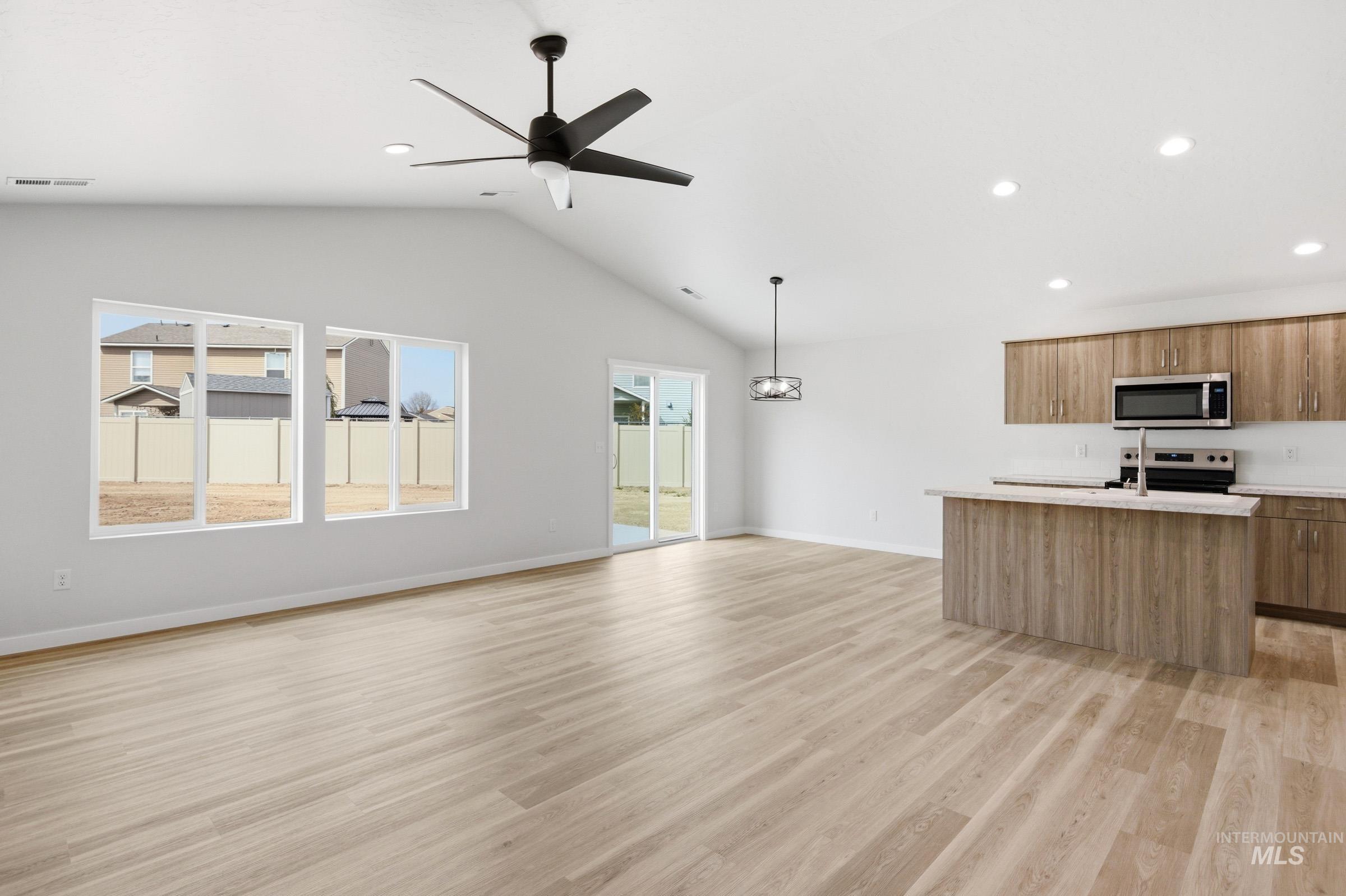 13735 Inman Ct, Caldwell, Idaho 83607, 3 Bedrooms, 2 Bathrooms, Residential For Sale, Price $404,990, 98979934