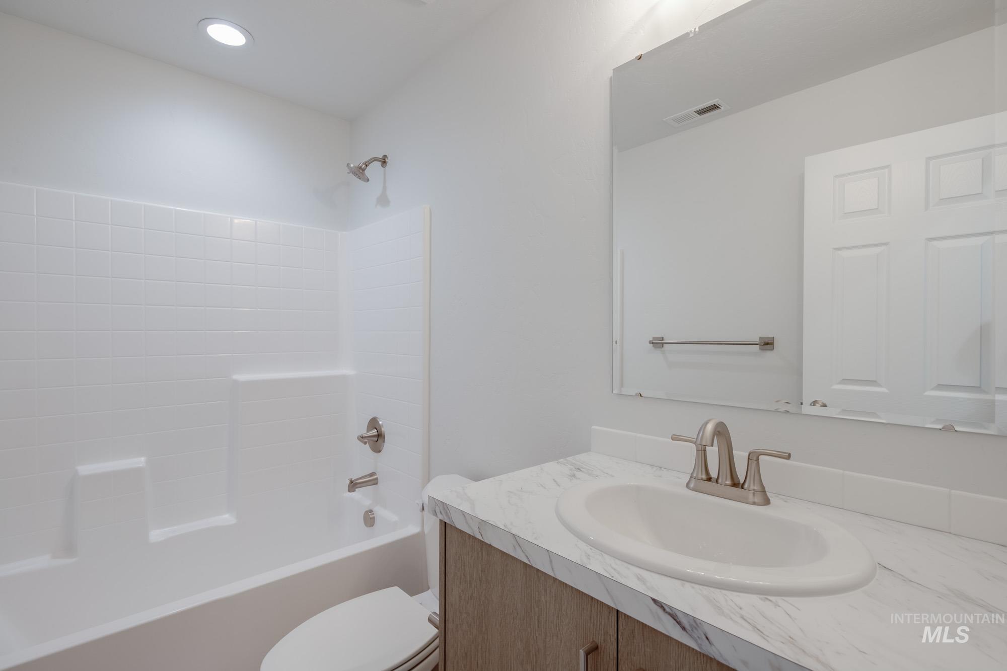 13735 Inman Ct, Caldwell, Idaho 83607, 3 Bedrooms, 2 Bathrooms, Residential For Sale, Price $404,990, 98979934