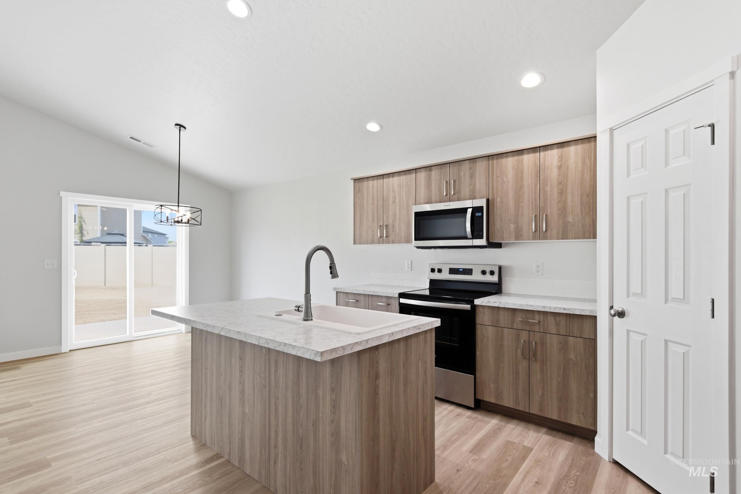 13735 Inman Ct, Caldwell, Idaho 83607, 3 Bedrooms, 2 Bathrooms, Residential For Sale, Price $404,990, 98979934