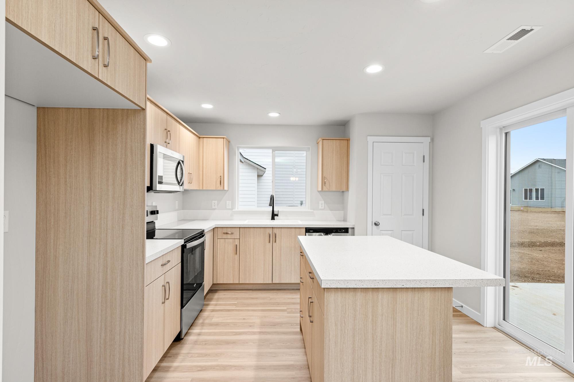 13711 Inman Ct, Caldwell, Idaho 83607, 4 Bedrooms, 2.5 Bathrooms, Residential For Sale, Price $439,990,MLS 98979935