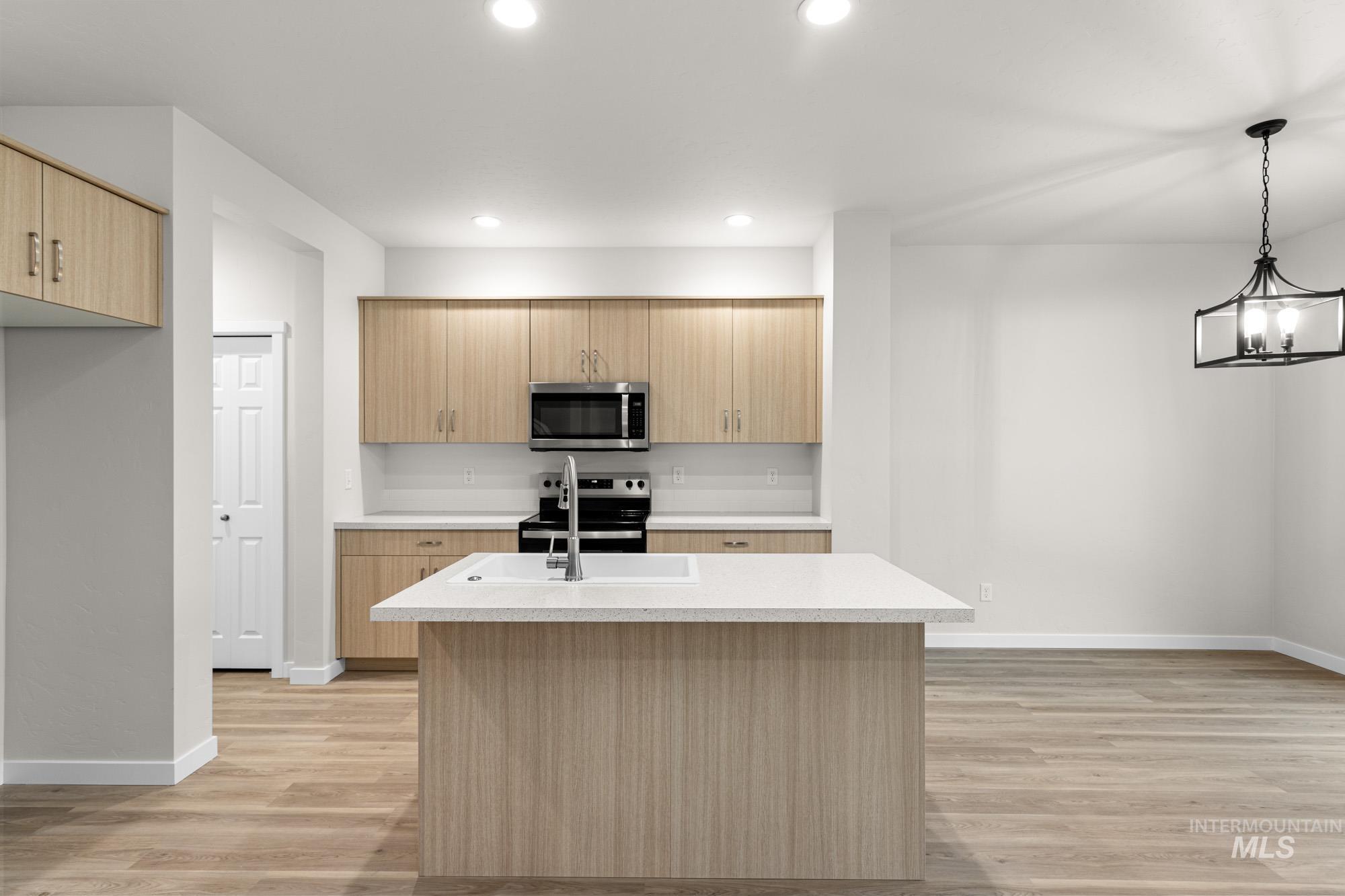 35 S Sweetgrass Ave, Nampa, Idaho 83651, 3 Bedrooms, 2.5 Bathrooms, Residential For Sale, Price $416,990,MLS 98979936