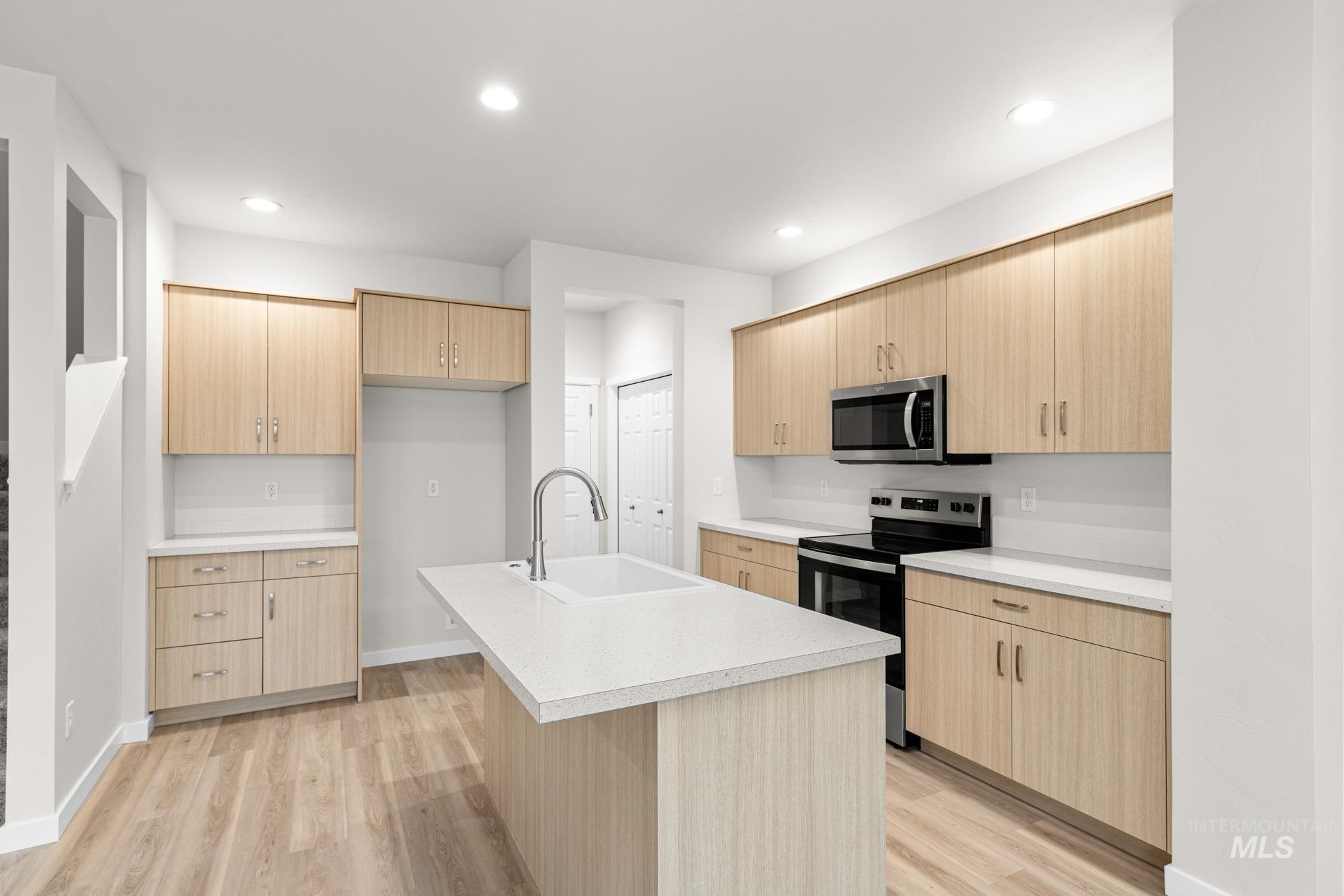 35 S Sweetgrass Ave, Nampa, Idaho 83651, 3 Bedrooms, 2.5 Bathrooms, Residential For Sale, Price $416,990,MLS 98979936