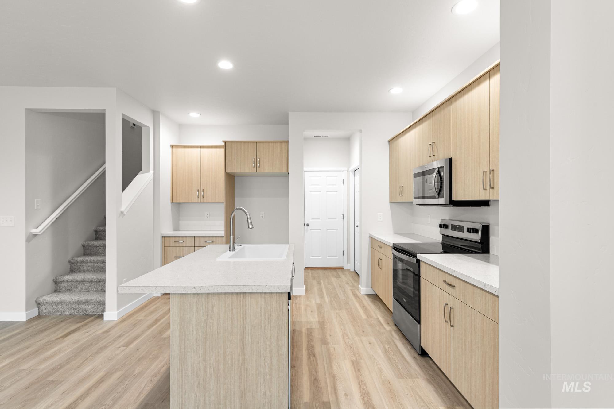 35 S Sweetgrass Ave, Nampa, Idaho 83651, 3 Bedrooms, 2.5 Bathrooms, Residential For Sale, Price $416,990,MLS 98979936