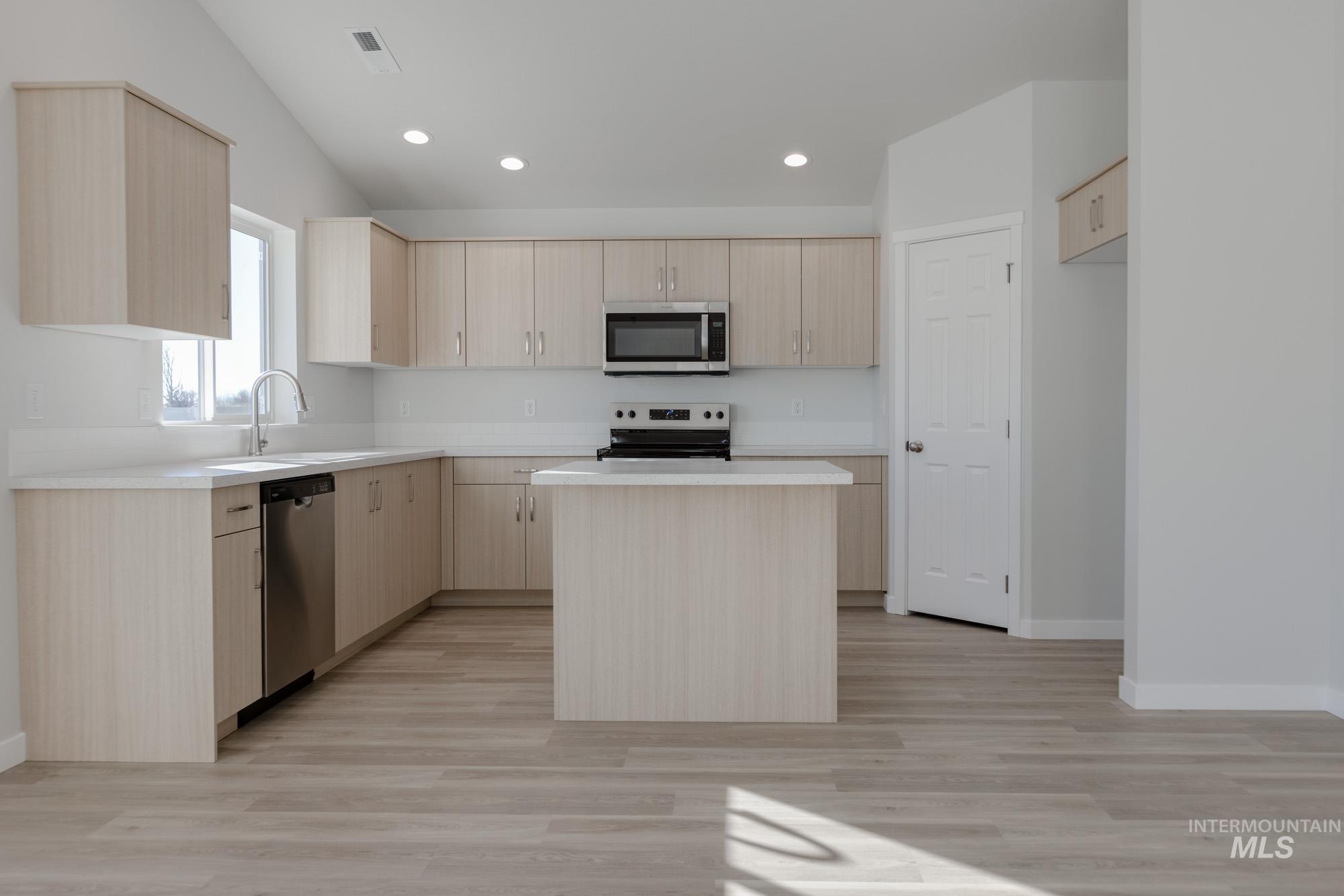 3607 E Jamestown Dr, Nampa, Idaho 83686, 4 Bedrooms, 2 Bathrooms, Residential For Sale, Price $449,990,MLS 98979938