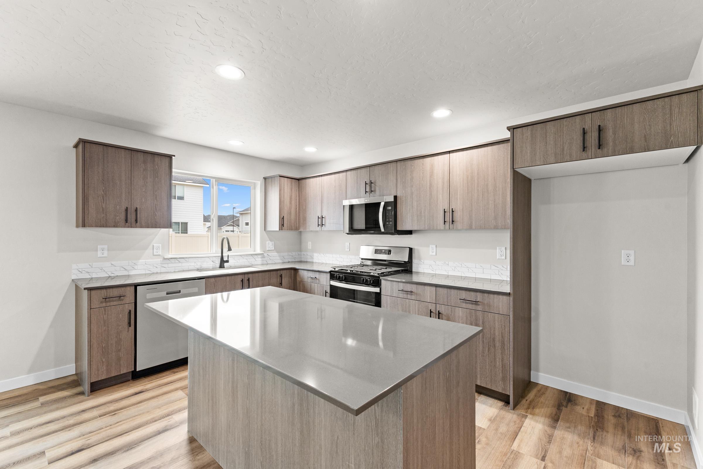 15278 Queensbury Ave, Nampa, Idaho 83651, 5 Bedrooms, 3 Bathrooms, Residential For Sale, Price $519,990, 98979939