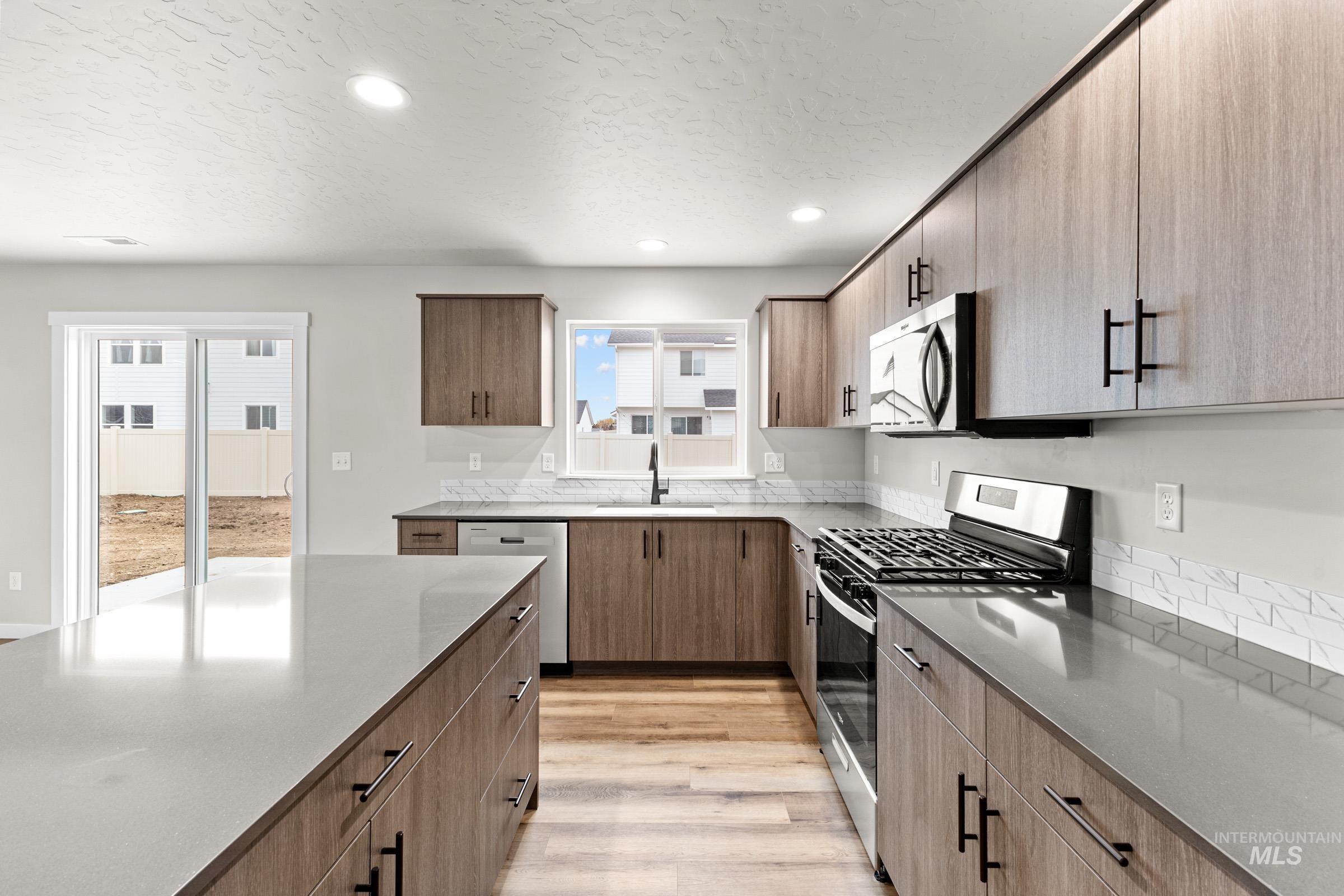 15278 Queensbury Ave, Nampa, Idaho 83651, 5 Bedrooms, 3 Bathrooms, Residential For Sale, Price $519,990, 98979939