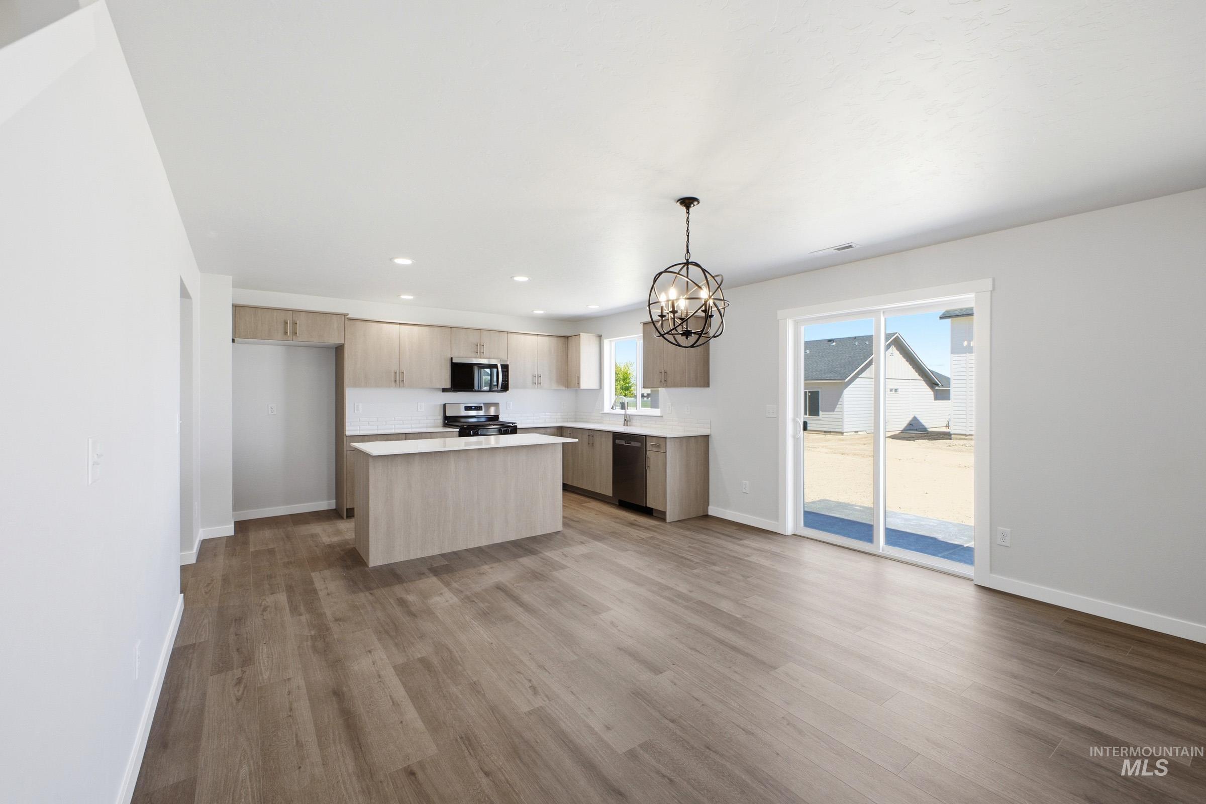 15278 Queensbury Ave, Nampa, Idaho 83651, 5 Bedrooms, 3 Bathrooms, Residential For Sale, Price $519,990, 98979939
